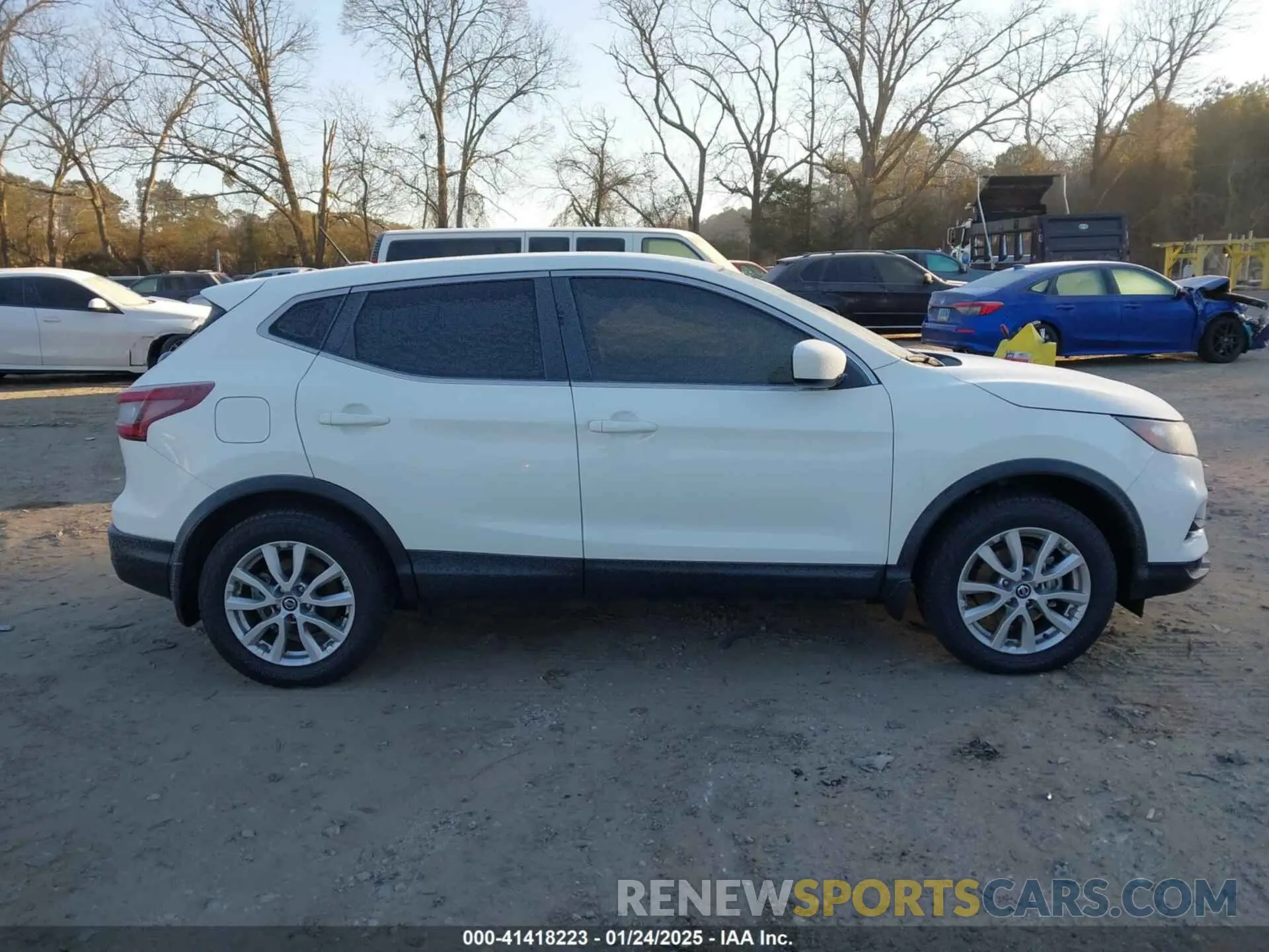 13 Photograph of a damaged car JN1BJ1AV0NW347499 NISSAN ROGUE SPORT 2022