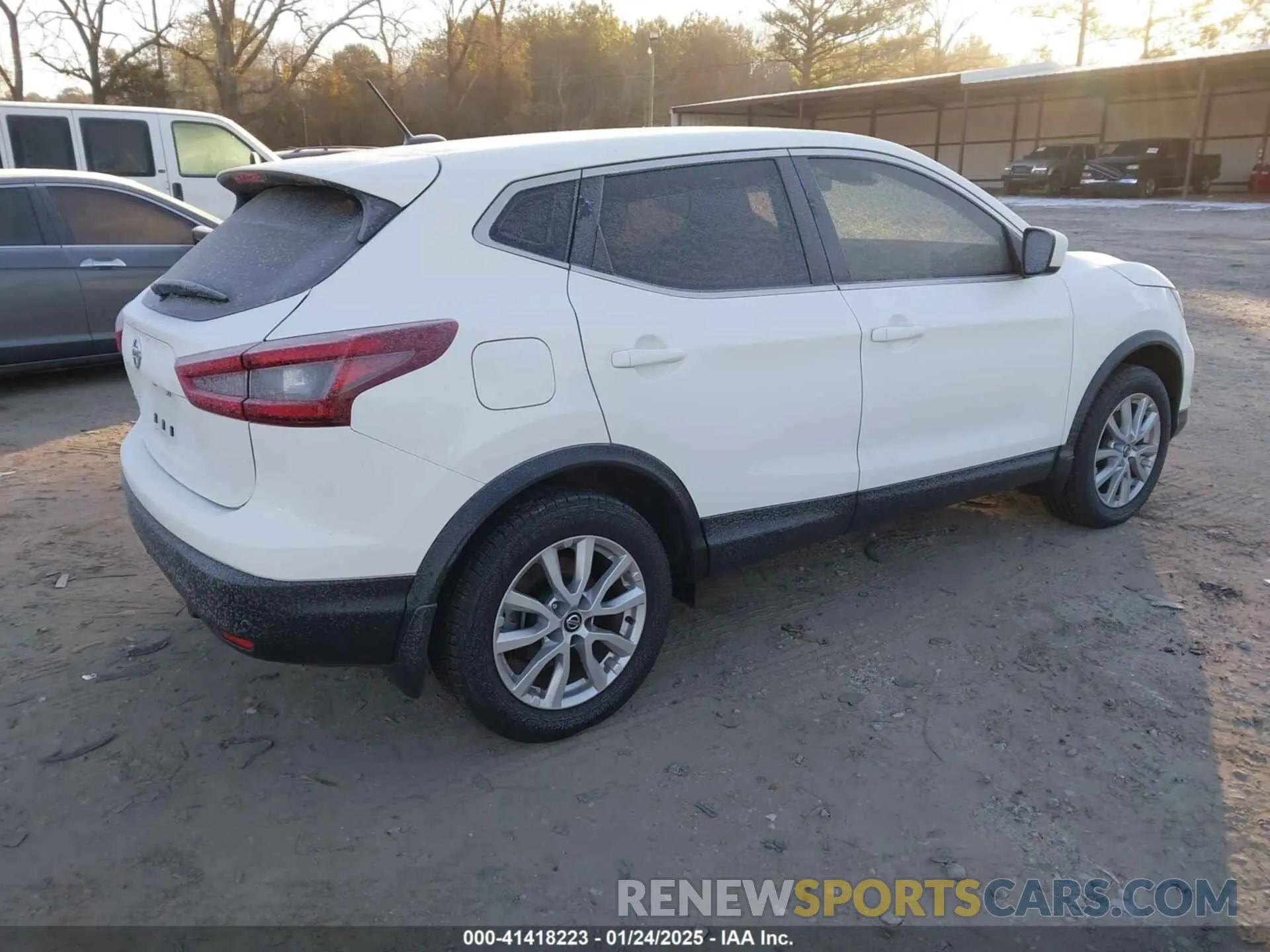 4 Photograph of a damaged car JN1BJ1AV0NW347499 NISSAN ROGUE SPORT 2022