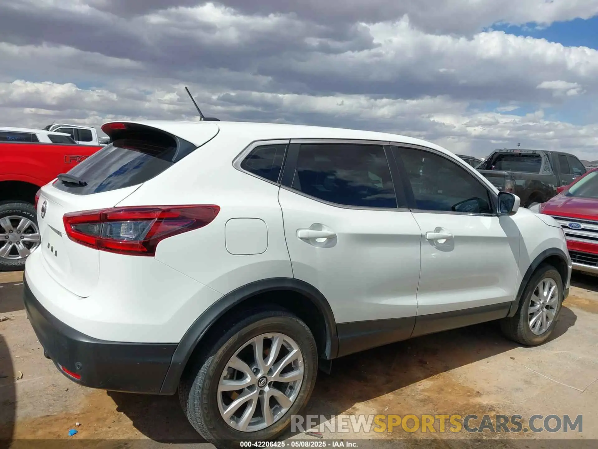 13 Photograph of a damaged car JN1BJ1AV4NW342483 NISSAN ROGUE SPORT 2022