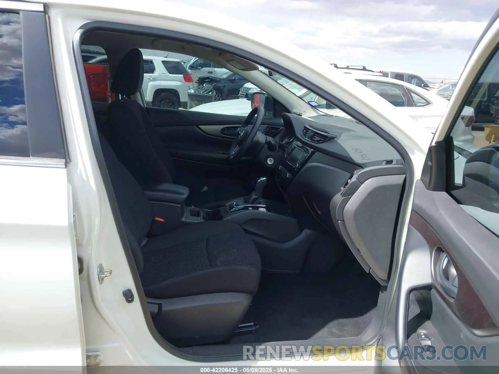 5 Photograph of a damaged car JN1BJ1AV4NW342483 NISSAN ROGUE SPORT 2022