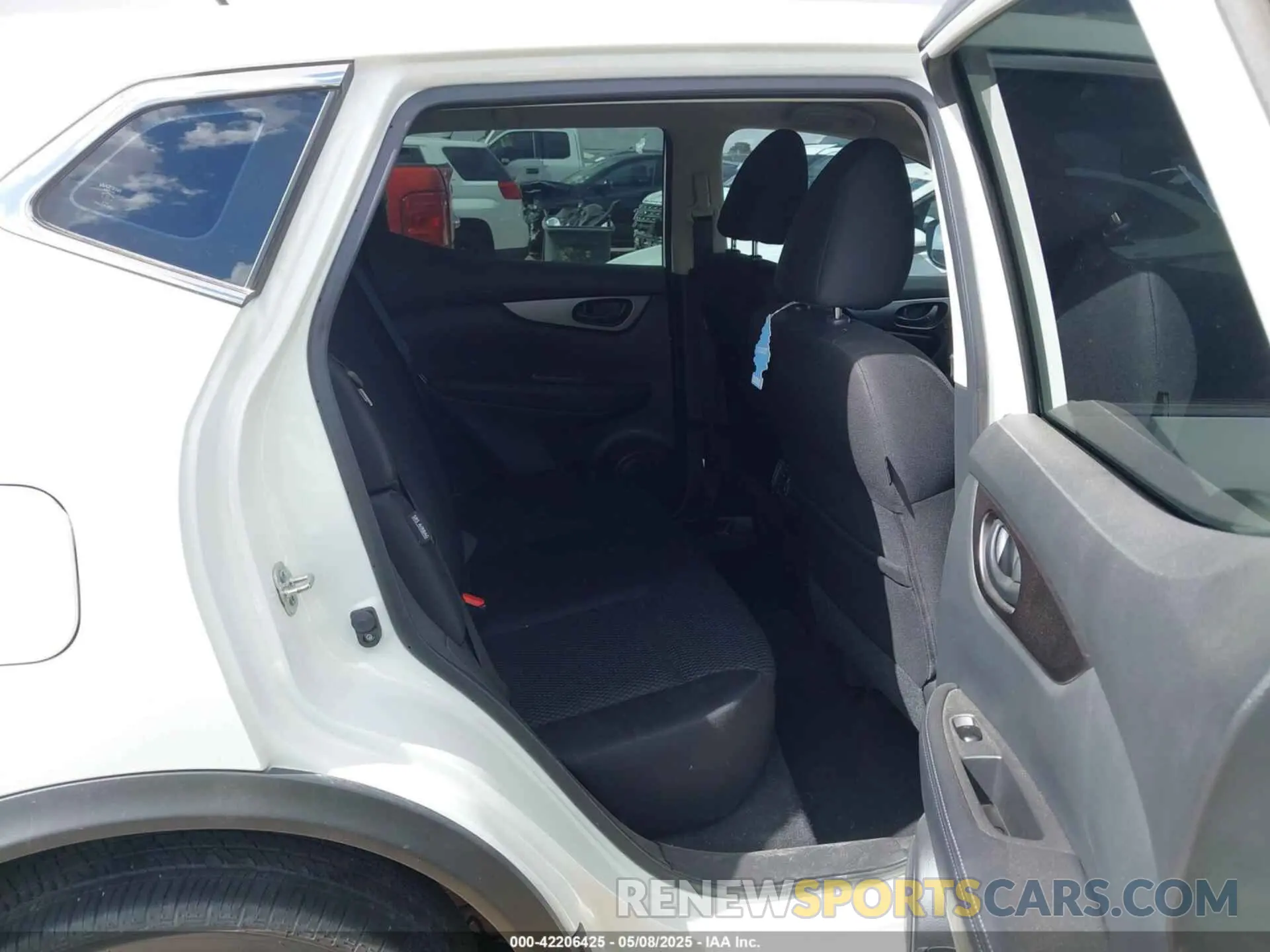 8 Photograph of a damaged car JN1BJ1AV4NW342483 NISSAN ROGUE SPORT 2022