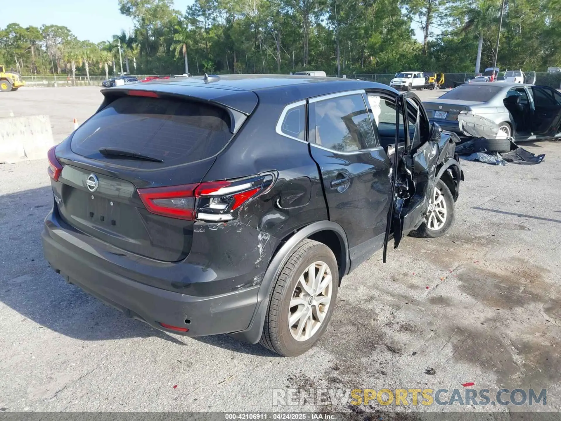 6 Photograph of a damaged car JN1BJ1AV7NW340713 NISSAN ROGUE SPORT 2022