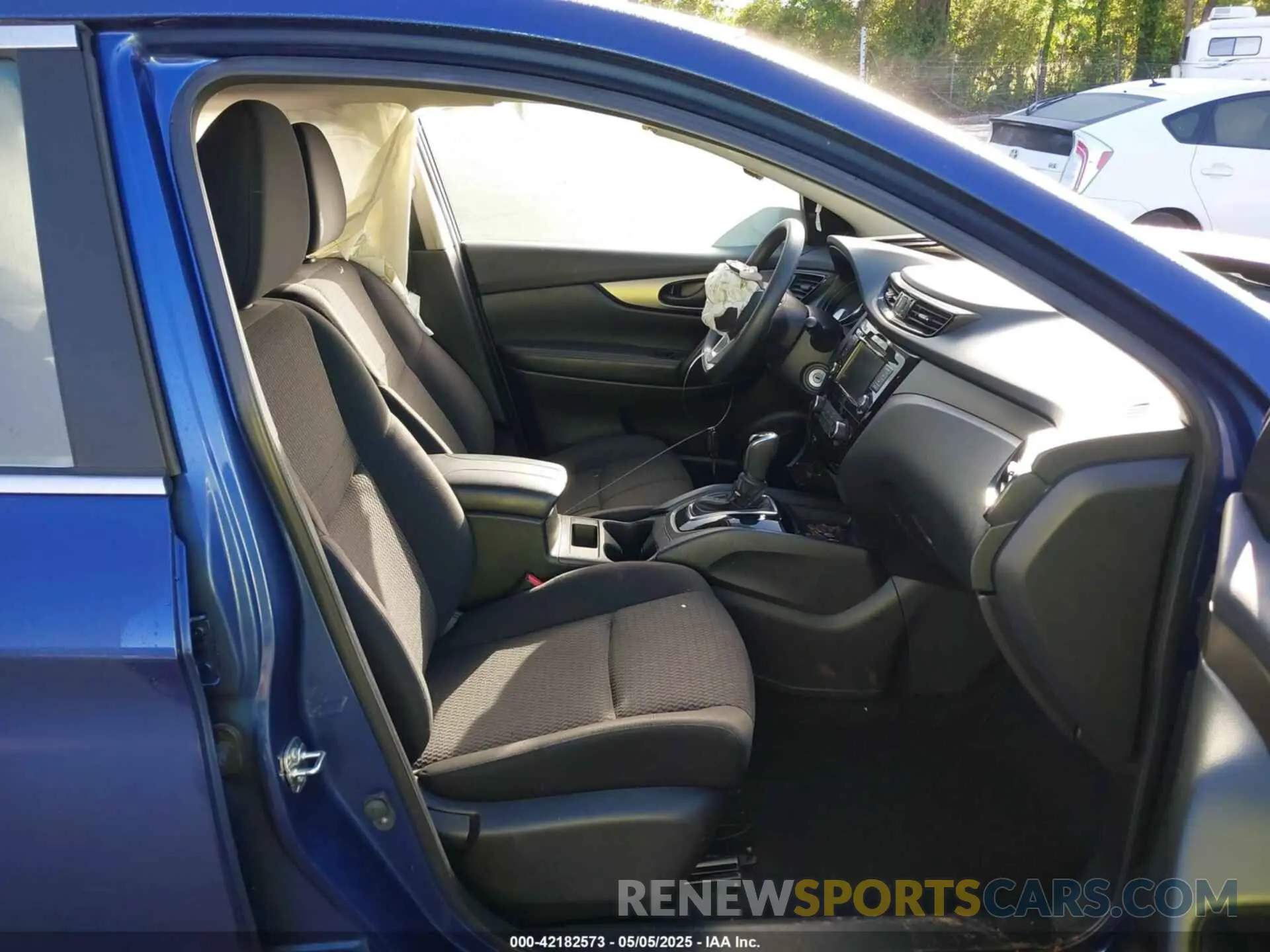 5 Photograph of a damaged car JN1BJ1AW1NW477784 NISSAN ROGUE SPORT 2022