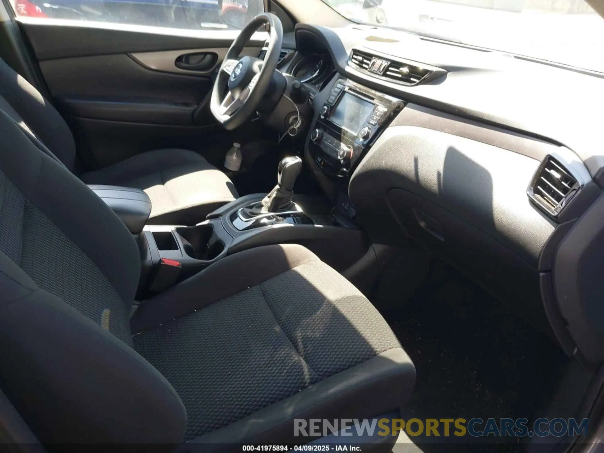 5 Photograph of a damaged car JN1BJ1AW7NW470886 NISSAN ROGUE SPORT 2022