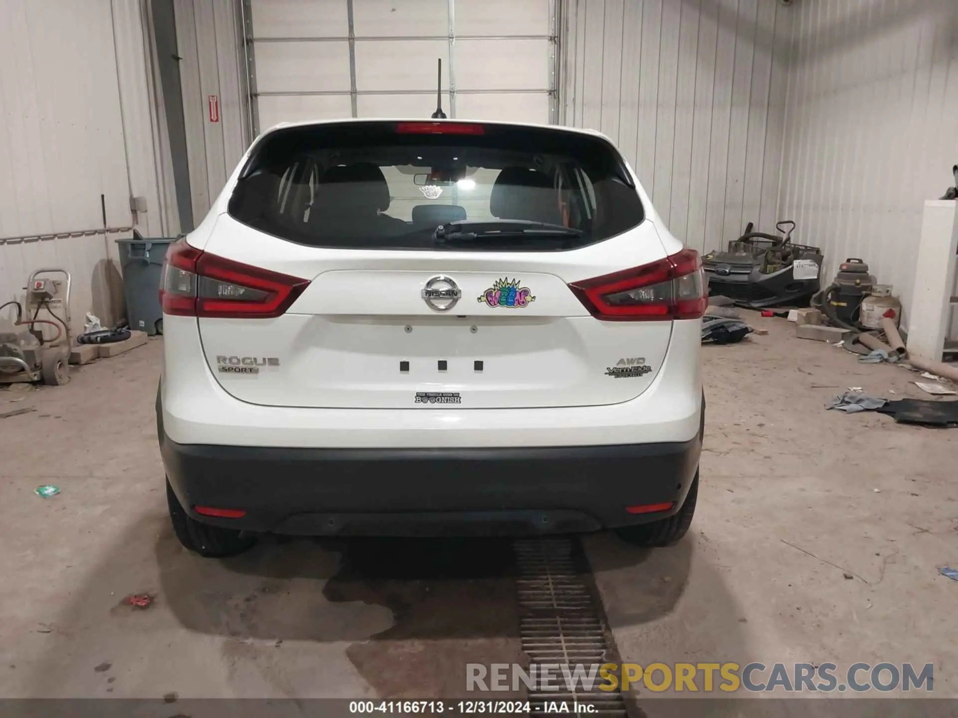 17 Photograph of a damaged car JN1BJ1AW7NW471391 NISSAN ROGUE SPORT 2022