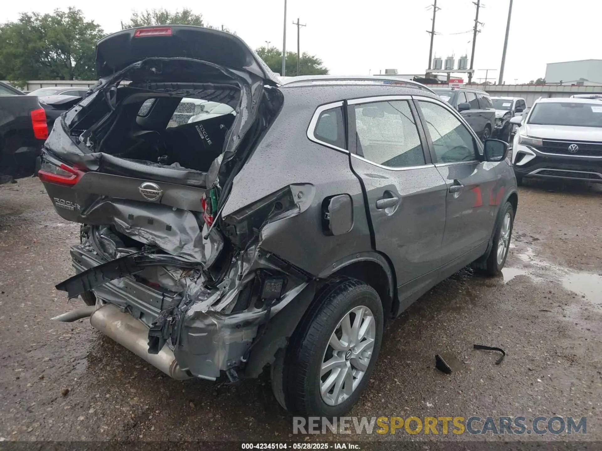 4 Photograph of a damaged car JN1BJ1BV4NW581319 NISSAN ROGUE SPORT 2022