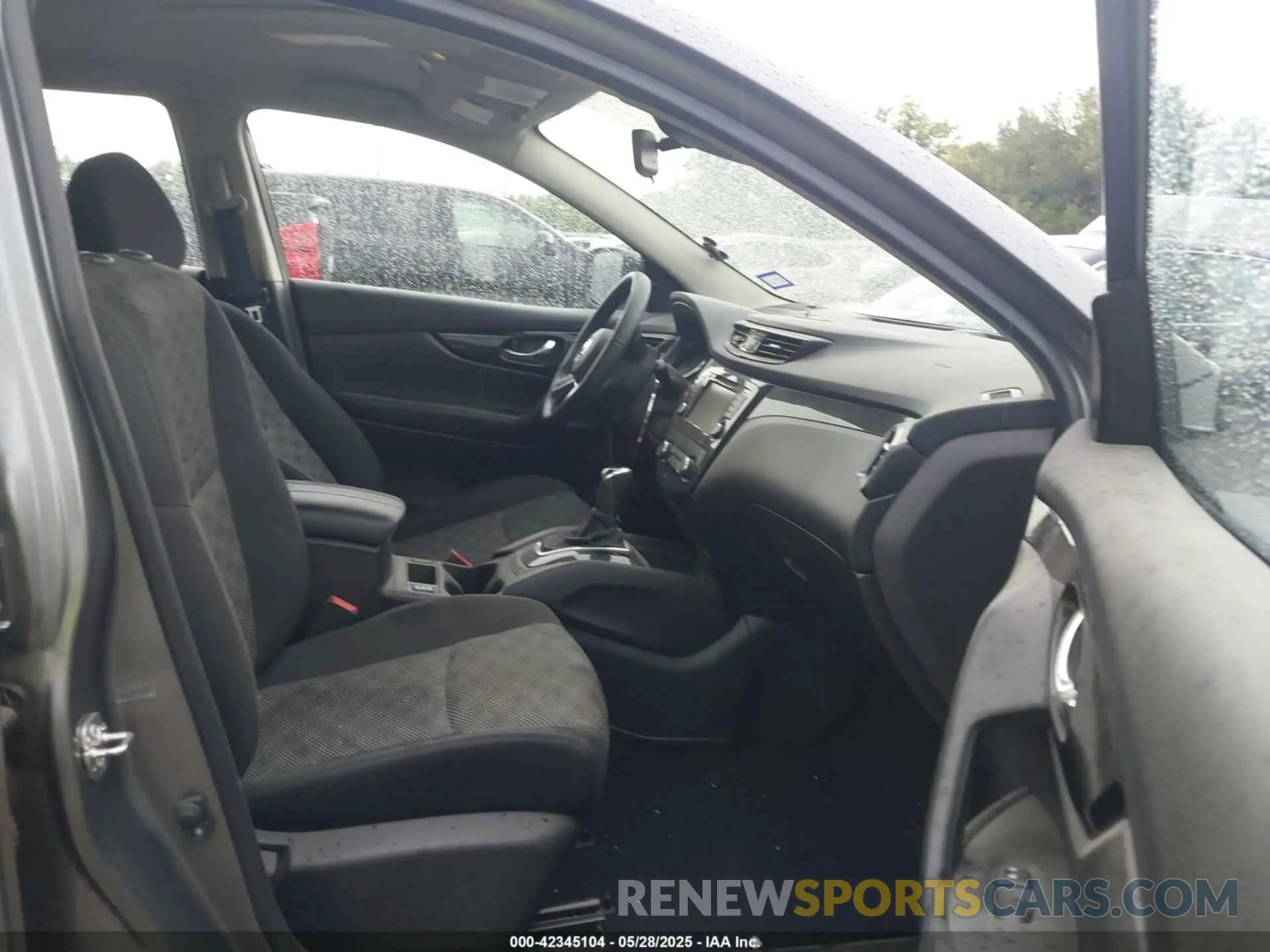 5 Photograph of a damaged car JN1BJ1BV4NW581319 NISSAN ROGUE SPORT 2022