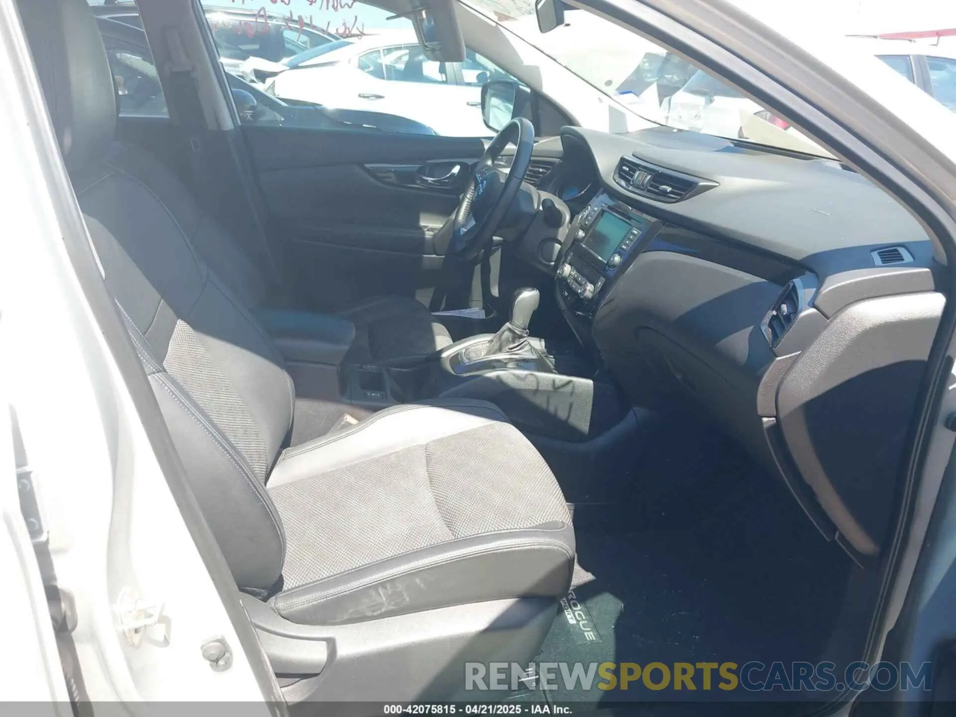5 Photograph of a damaged car JN1BJ1BW0NW487477 NISSAN ROGUE SPORT 2022