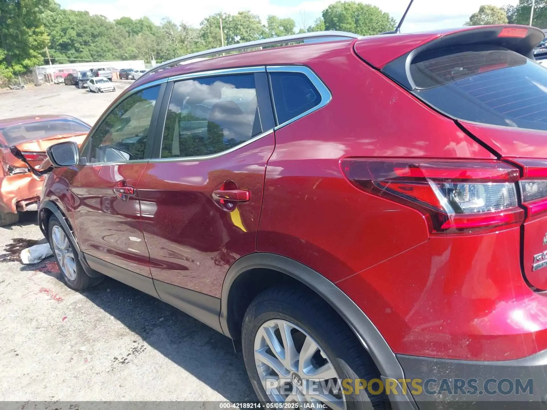 14 Photograph of a damaged car JN1BJ1BW0NW487706 NISSAN ROGUE SPORT 2022
