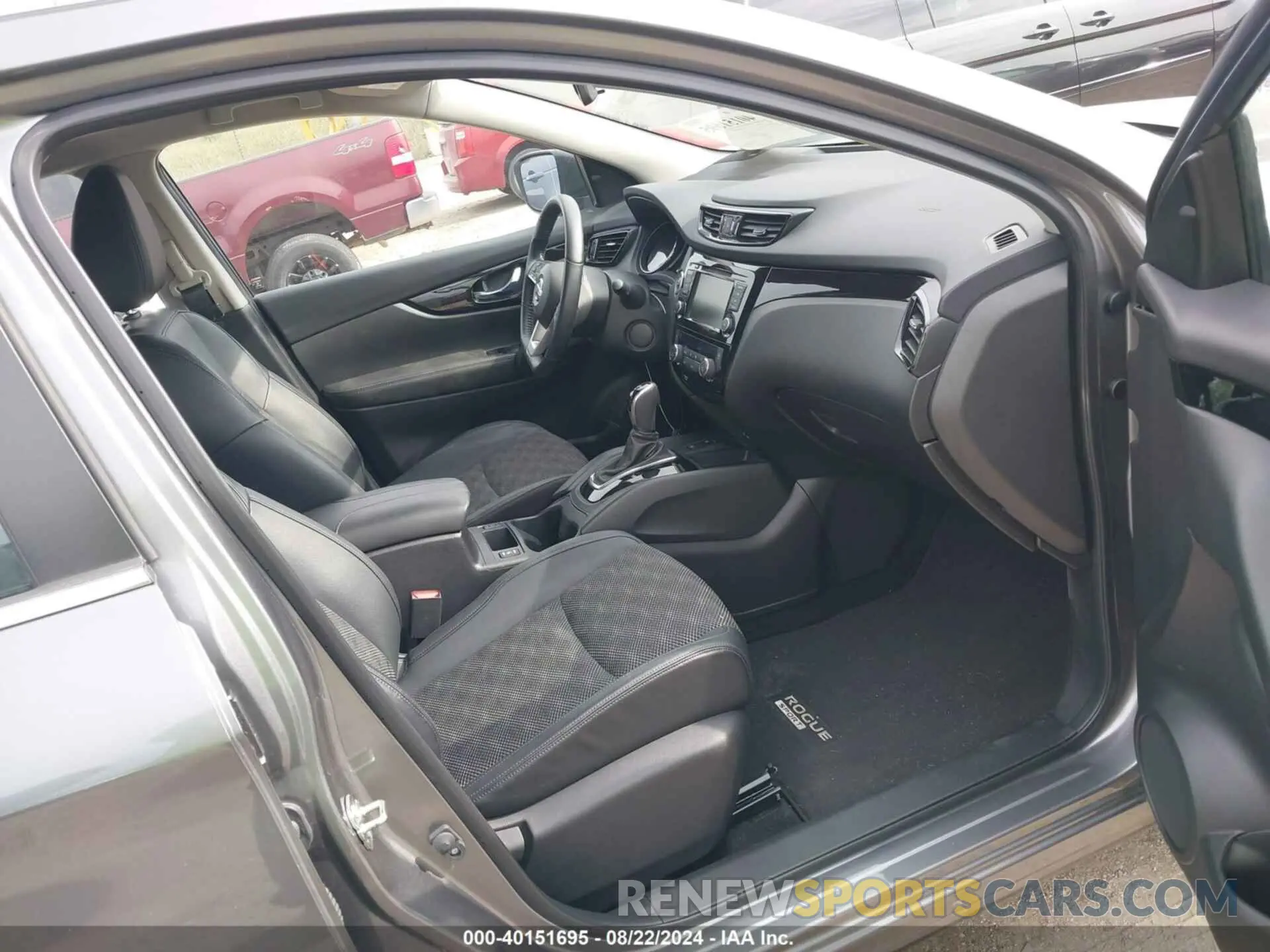 5 Photograph of a damaged car JN1BJ1BW5NW492237 NISSAN ROGUE SPORT 2022