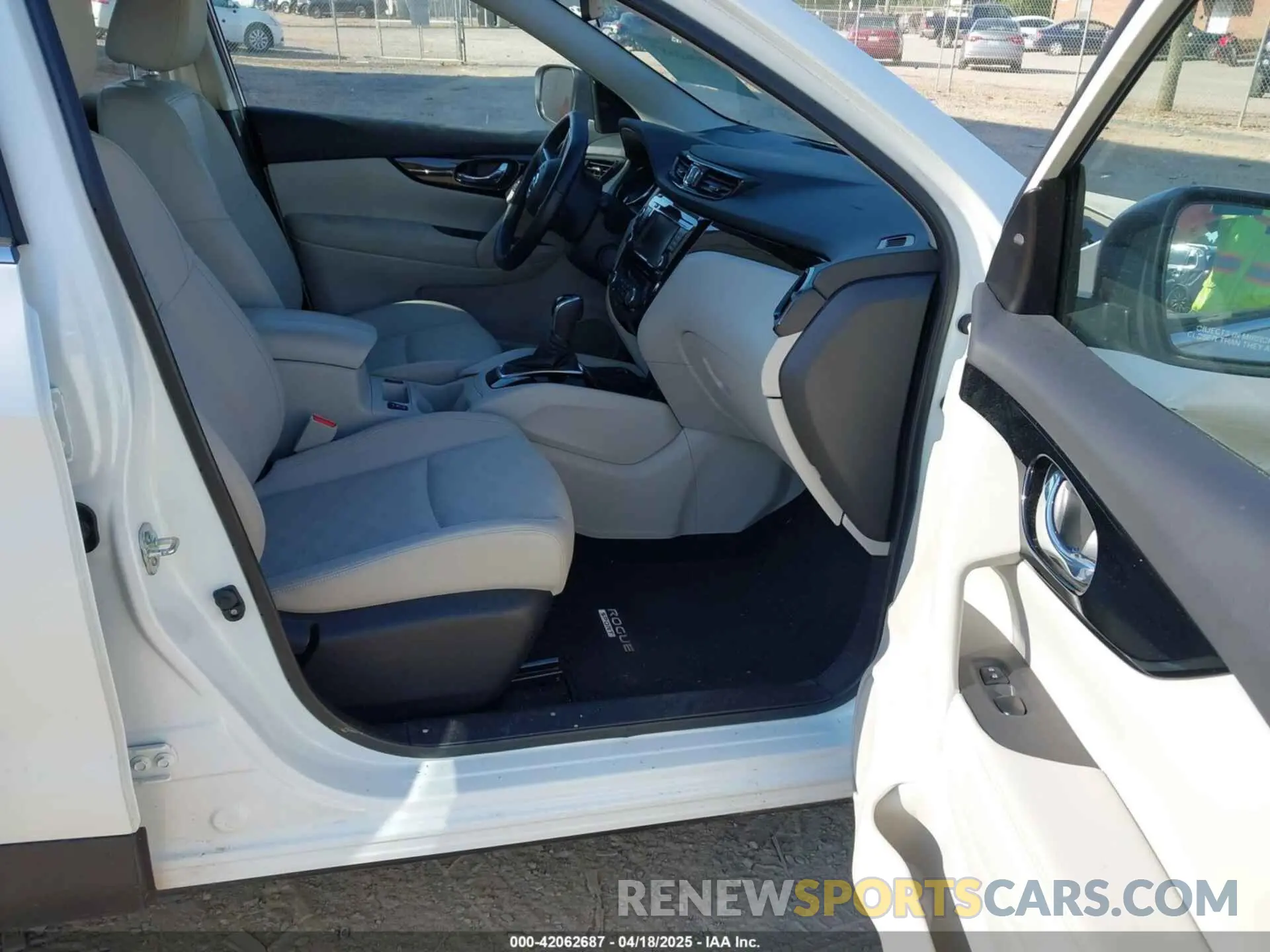 5 Photograph of a damaged car JN1BJ1BW9NW490359 NISSAN ROGUE SPORT 2022