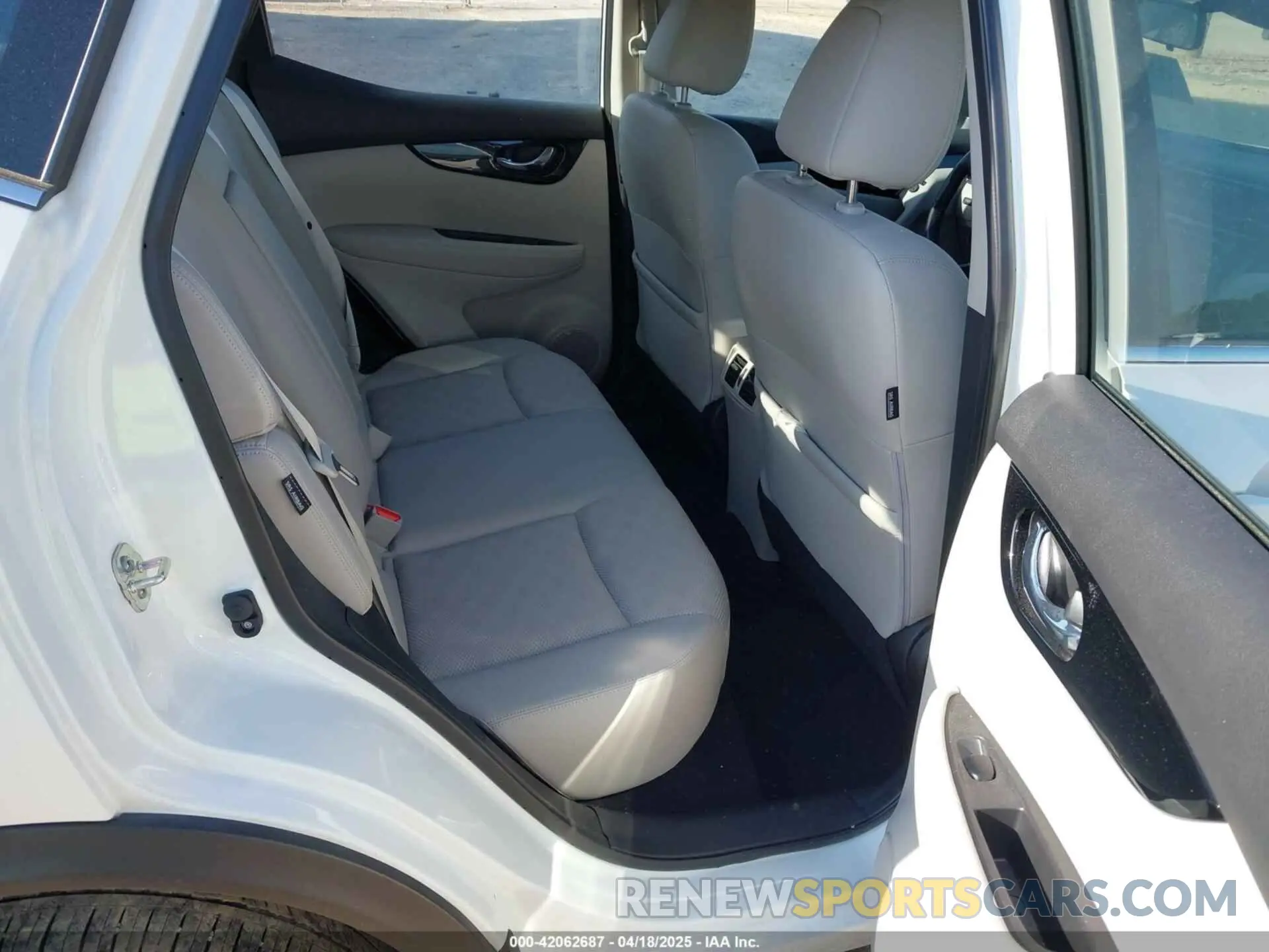 8 Photograph of a damaged car JN1BJ1BW9NW490359 NISSAN ROGUE SPORT 2022
