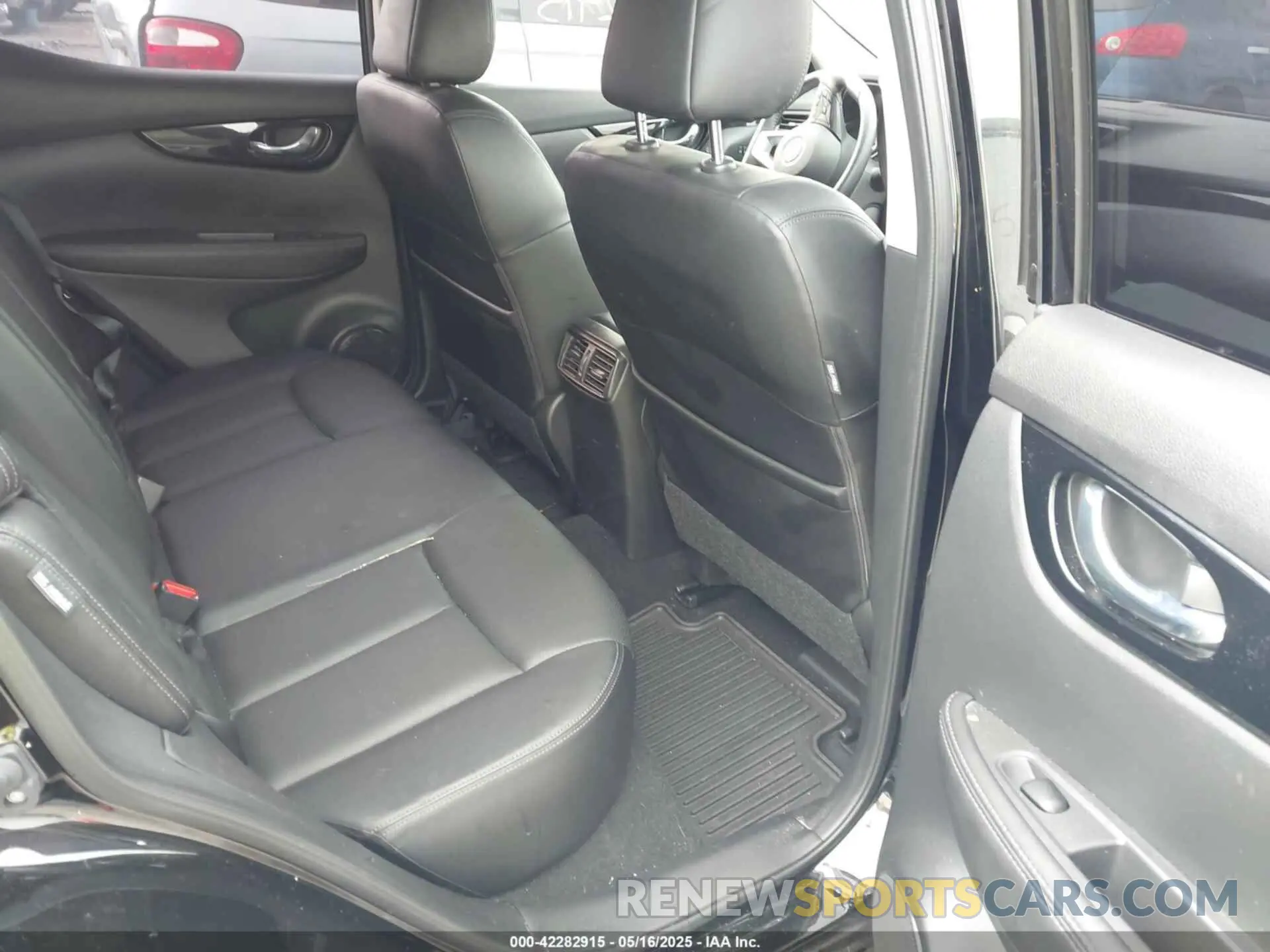 8 Photograph of a damaged car JN1BJ1CV6NW349223 NISSAN ROGUE SPORT 2022