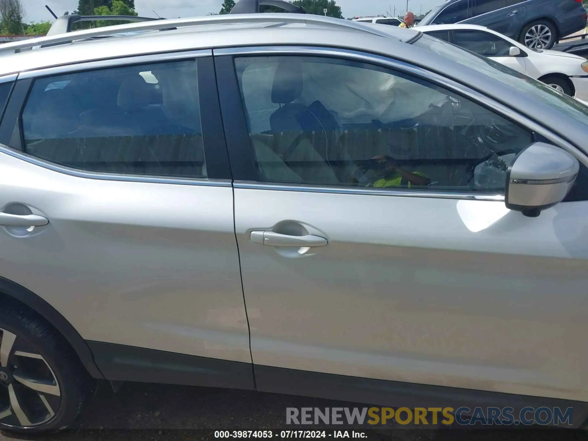 13 Photograph of a damaged car JN1BJ1CV8NW341284 NISSAN ROGUE SPORT 2022