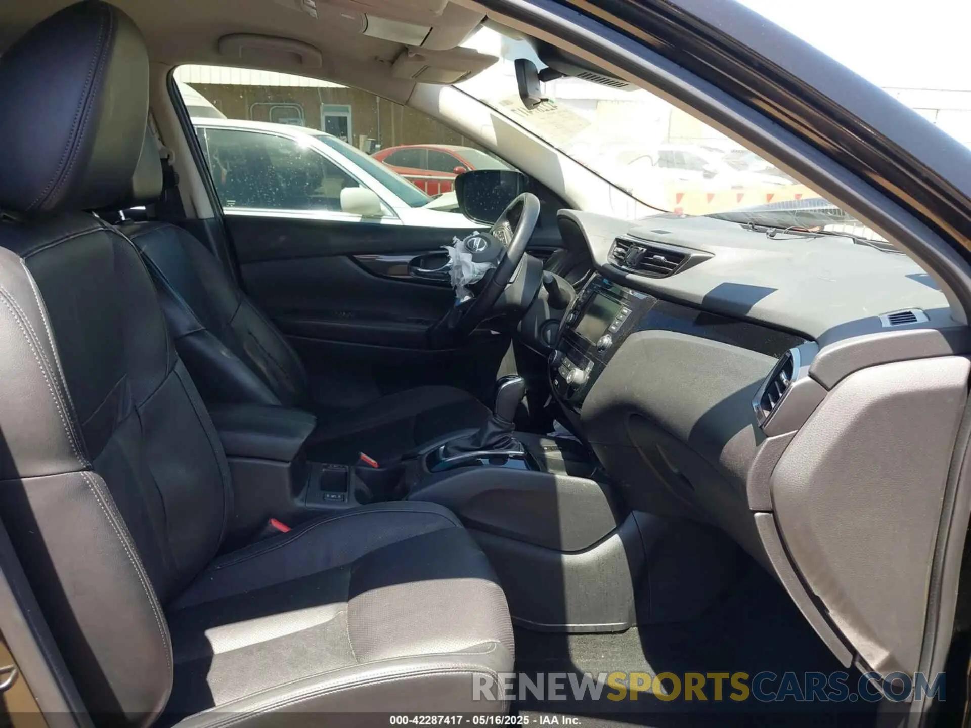 5 Photograph of a damaged car JN1BJ1CV9NW352195 NISSAN ROGUE SPORT 2022
