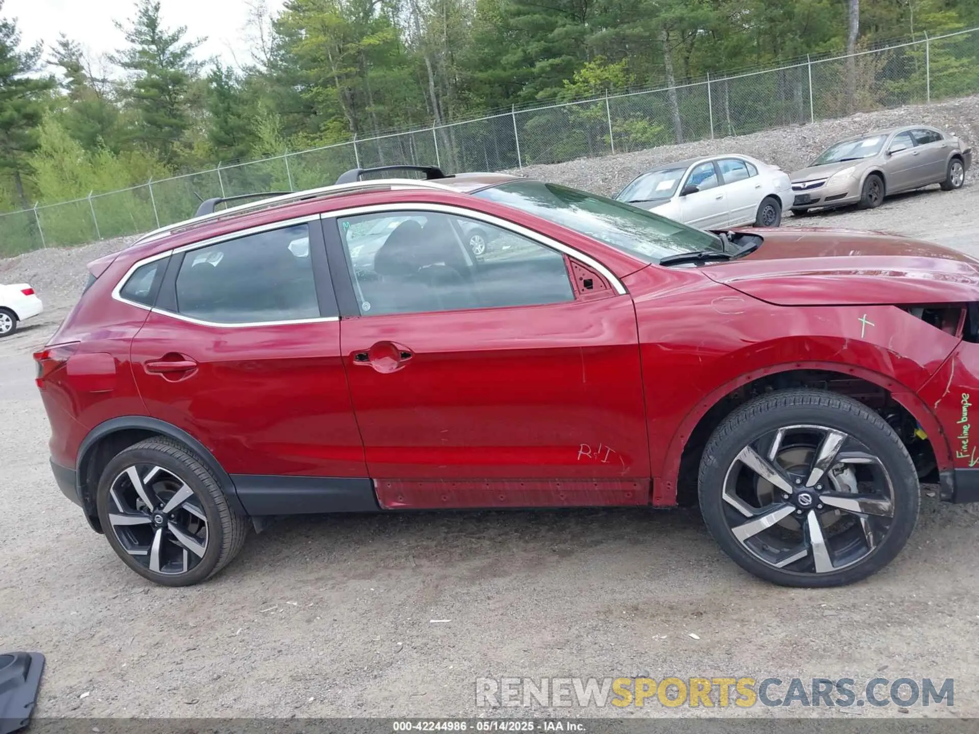 14 Photograph of a damaged car JN1BJ1CW0NW484433 NISSAN ROGUE SPORT 2022
