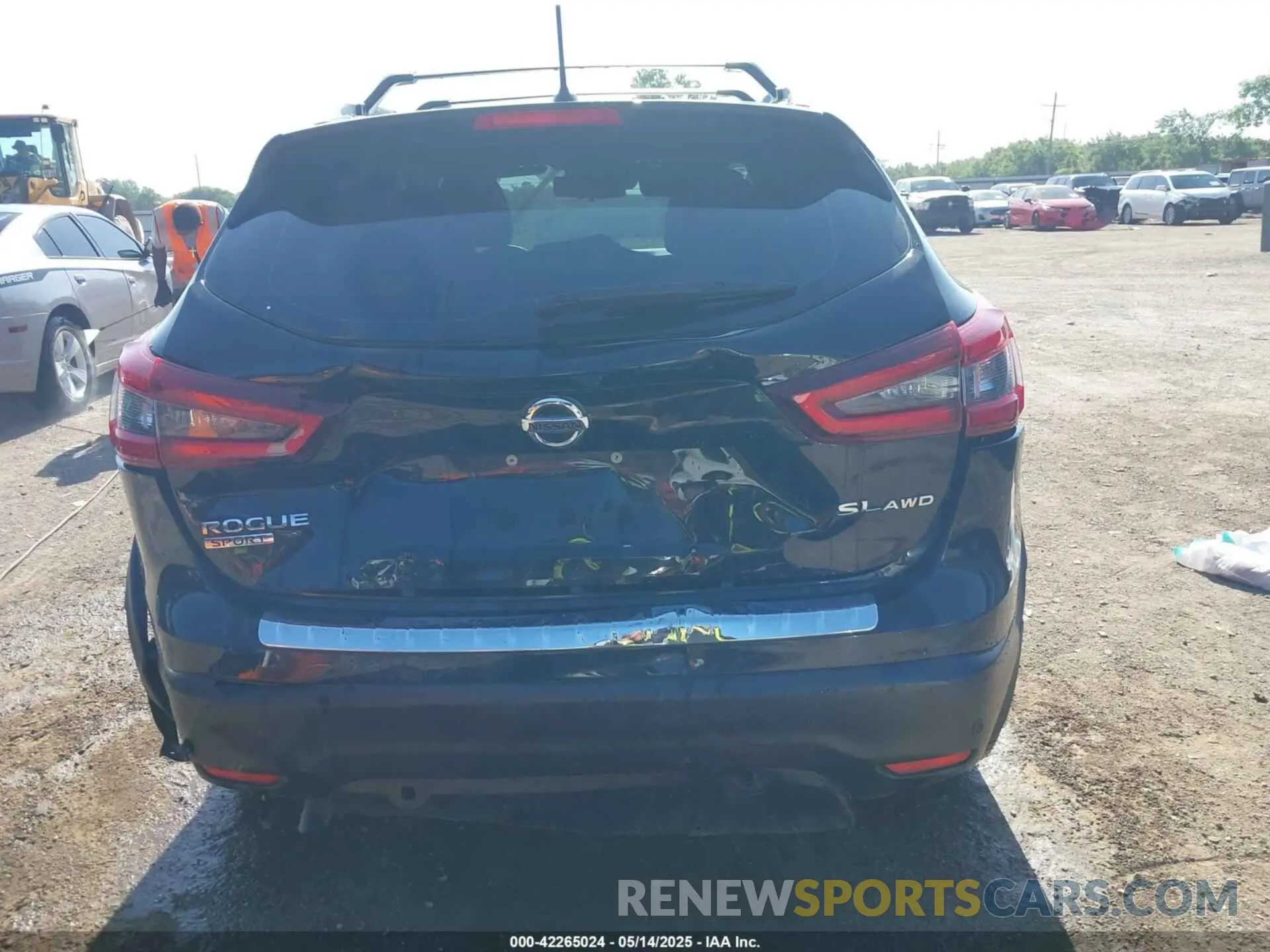 17 Photograph of a damaged car JN1BJ1CW6NW498725 NISSAN ROGUE SPORT 2022