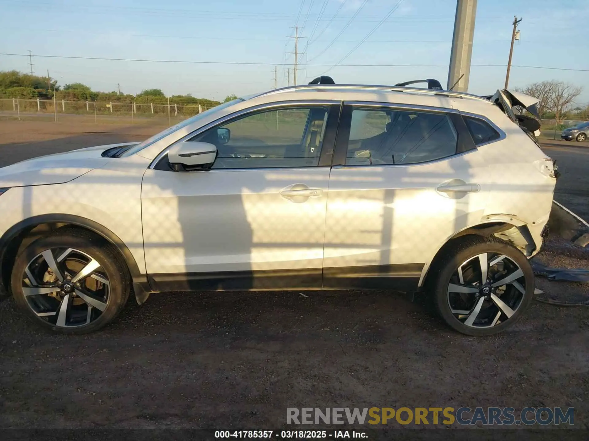 14 Photograph of a damaged car JN1BJ1CW7NW497468 NISSAN ROGUE SPORT 2022