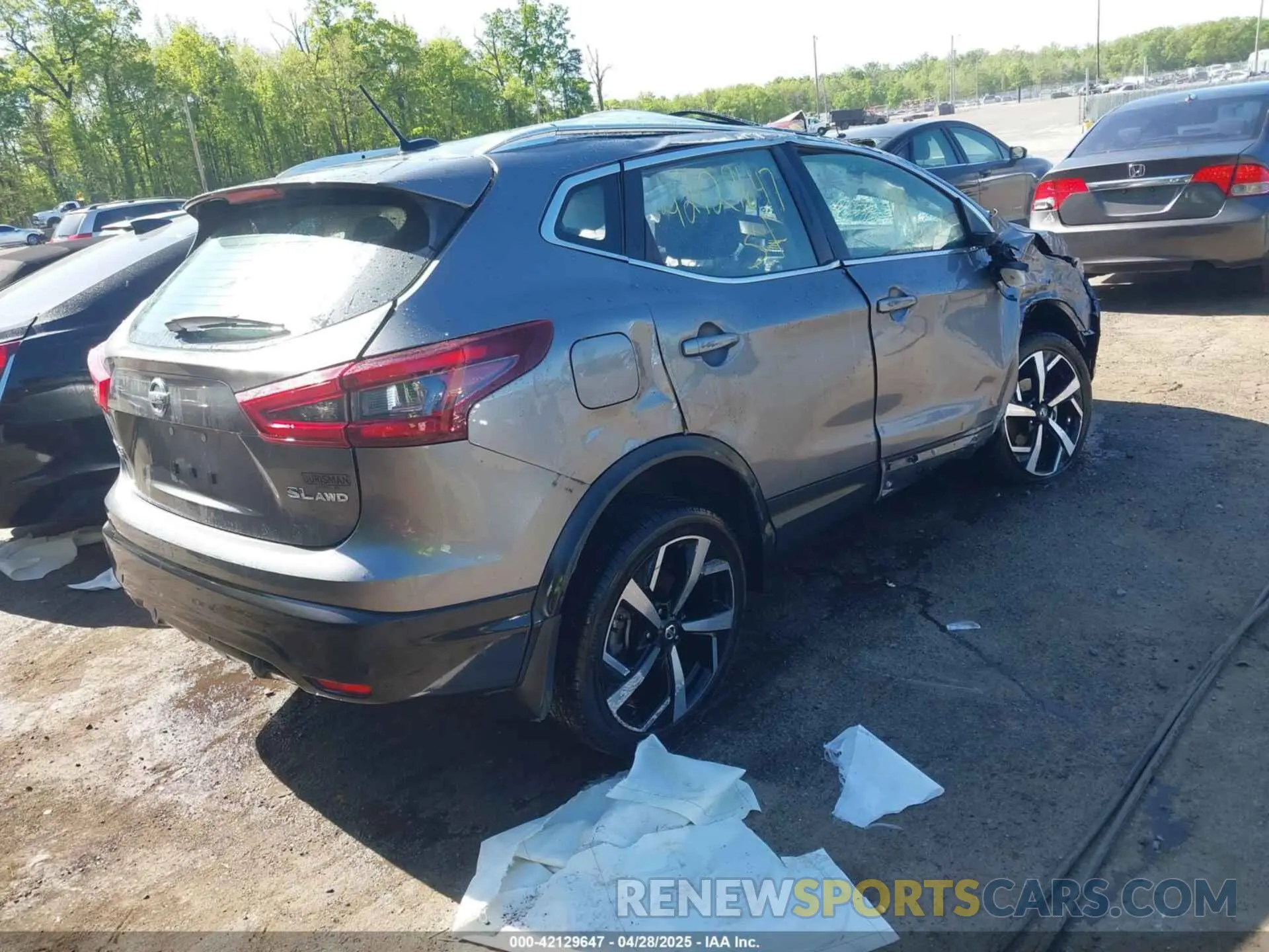 4 Photograph of a damaged car JN1BJ1CWXNW482768 NISSAN ROGUE SPORT 2022