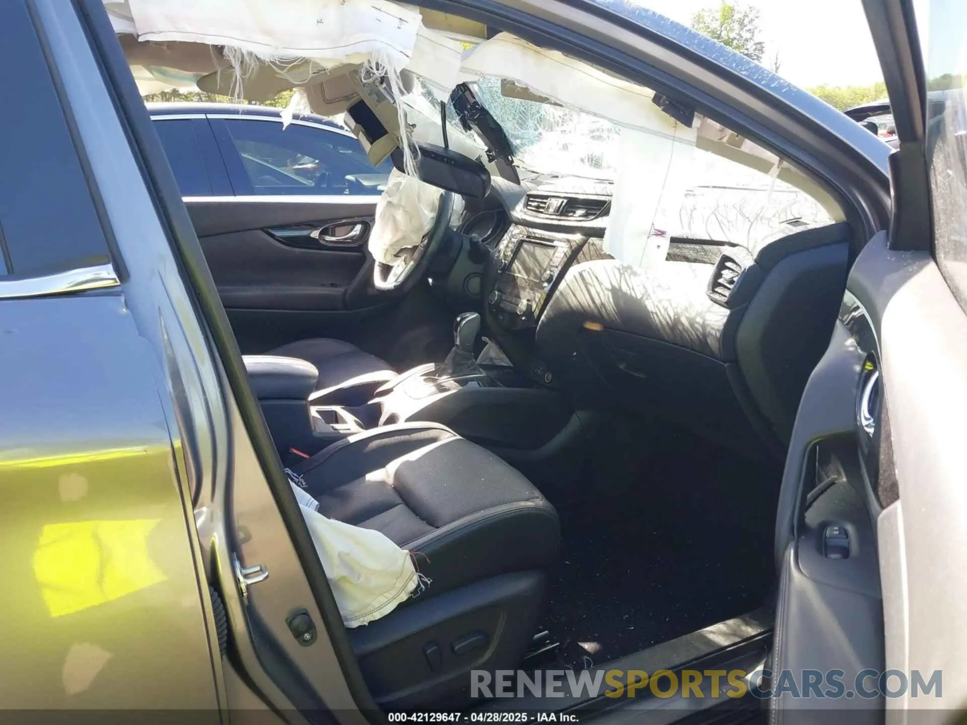 5 Photograph of a damaged car JN1BJ1CWXNW482768 NISSAN ROGUE SPORT 2022