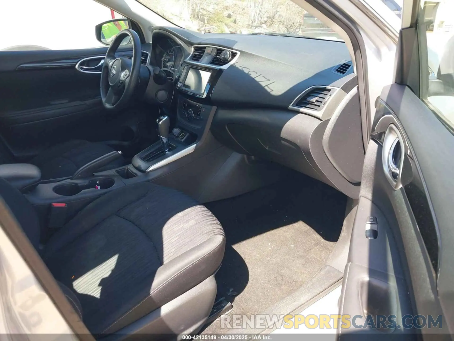 5 Photograph of a damaged car 3N1AB7AP0KL603025 NISSAN SENTRA 2019