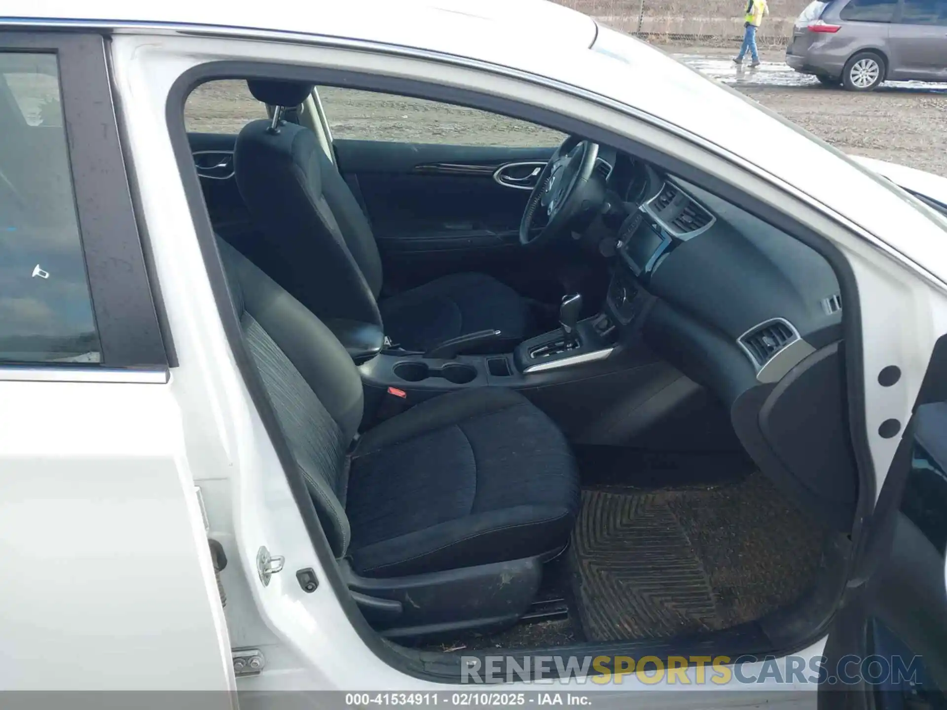 5 Photograph of a damaged car 3N1AB7AP0KL608452 NISSAN SENTRA 2019