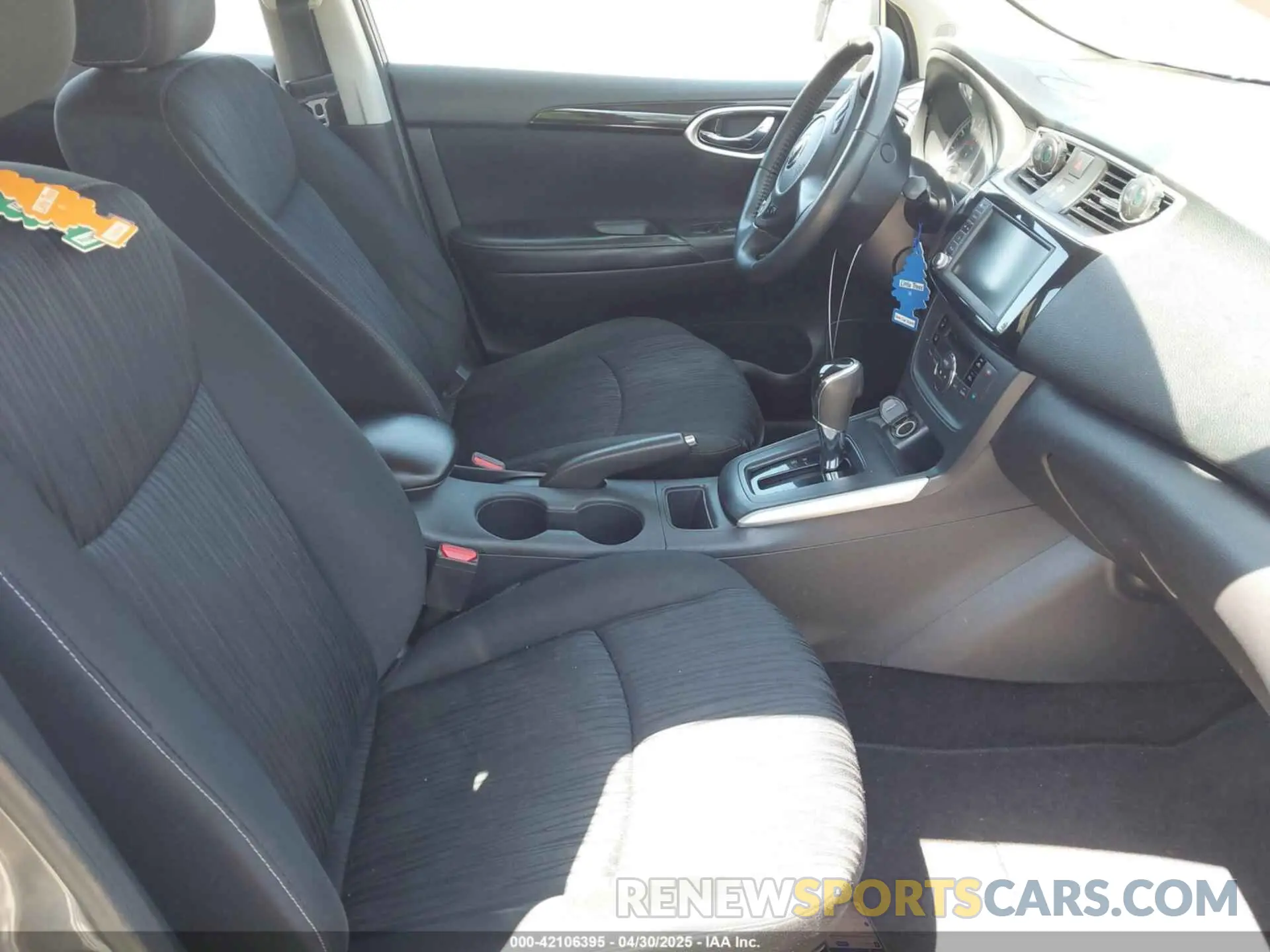 5 Photograph of a damaged car 3N1AB7AP0KL609052 NISSAN SENTRA 2019