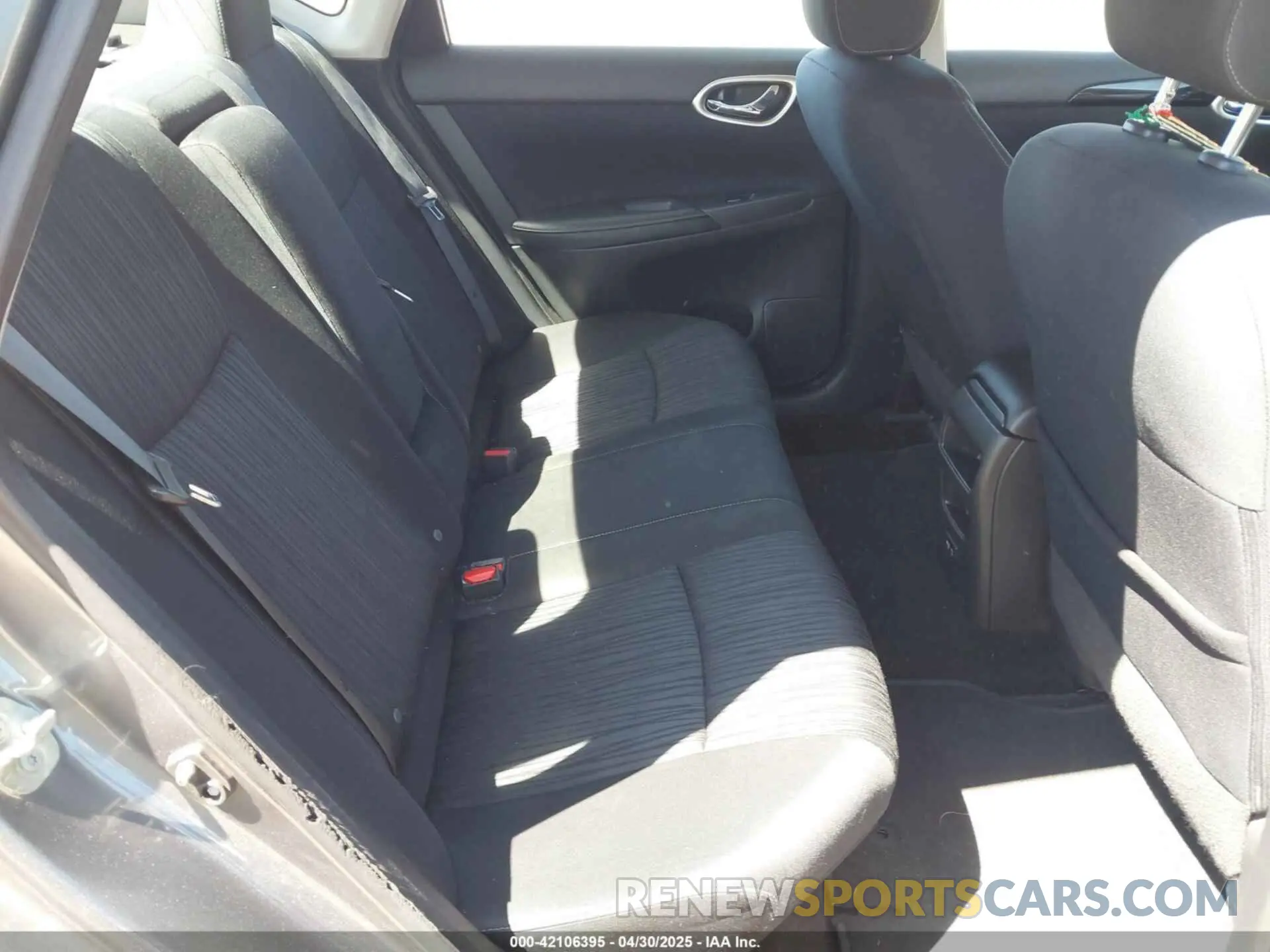 8 Photograph of a damaged car 3N1AB7AP0KL609052 NISSAN SENTRA 2019