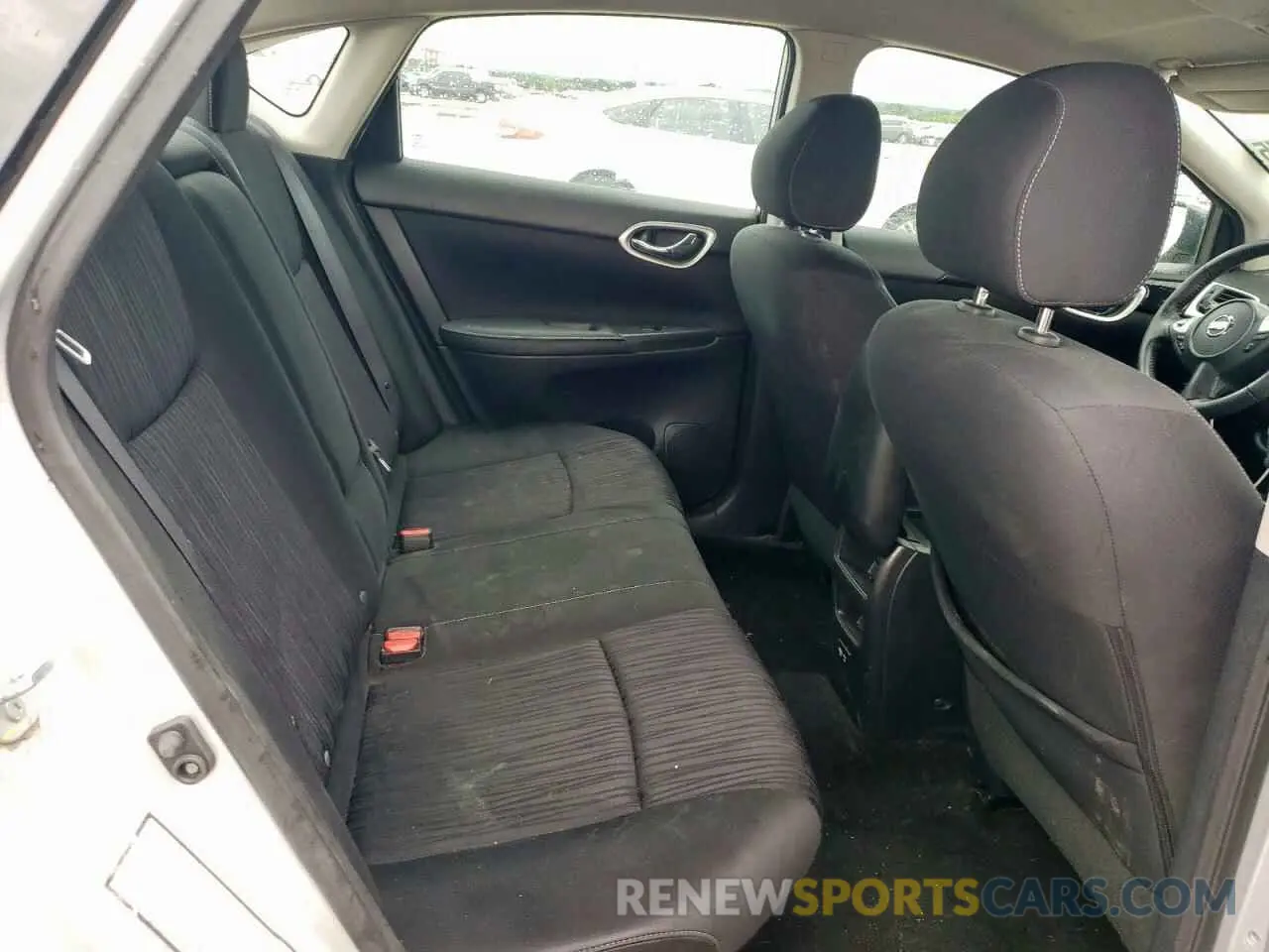 10 Photograph of a damaged car 3N1AB7AP0KL613084 NISSAN SENTRA 2019