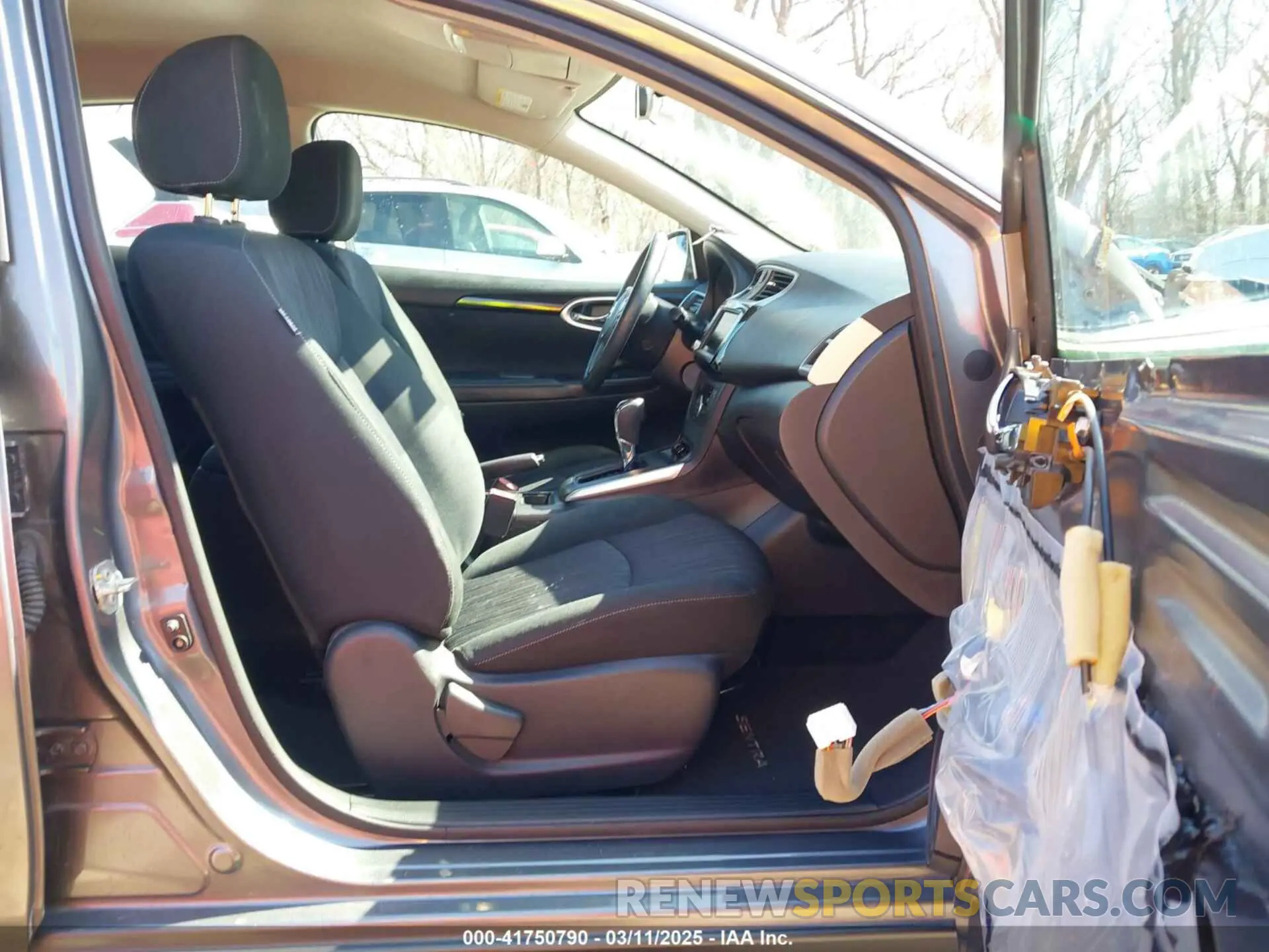 5 Photograph of a damaged car 3N1AB7AP0KL626675 NISSAN SENTRA 2019