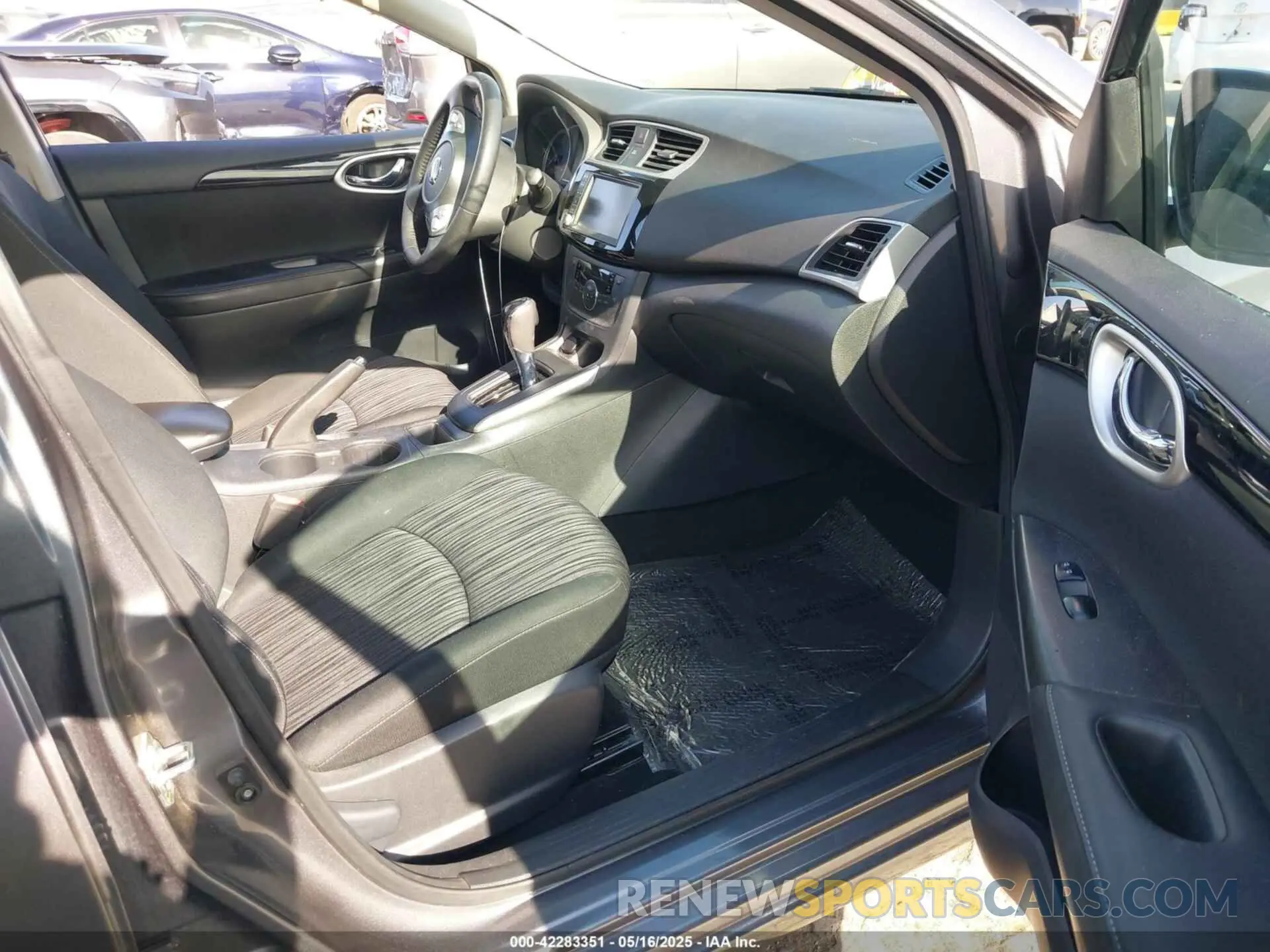 5 Photograph of a damaged car 3N1AB7AP0KL627261 NISSAN SENTRA 2019