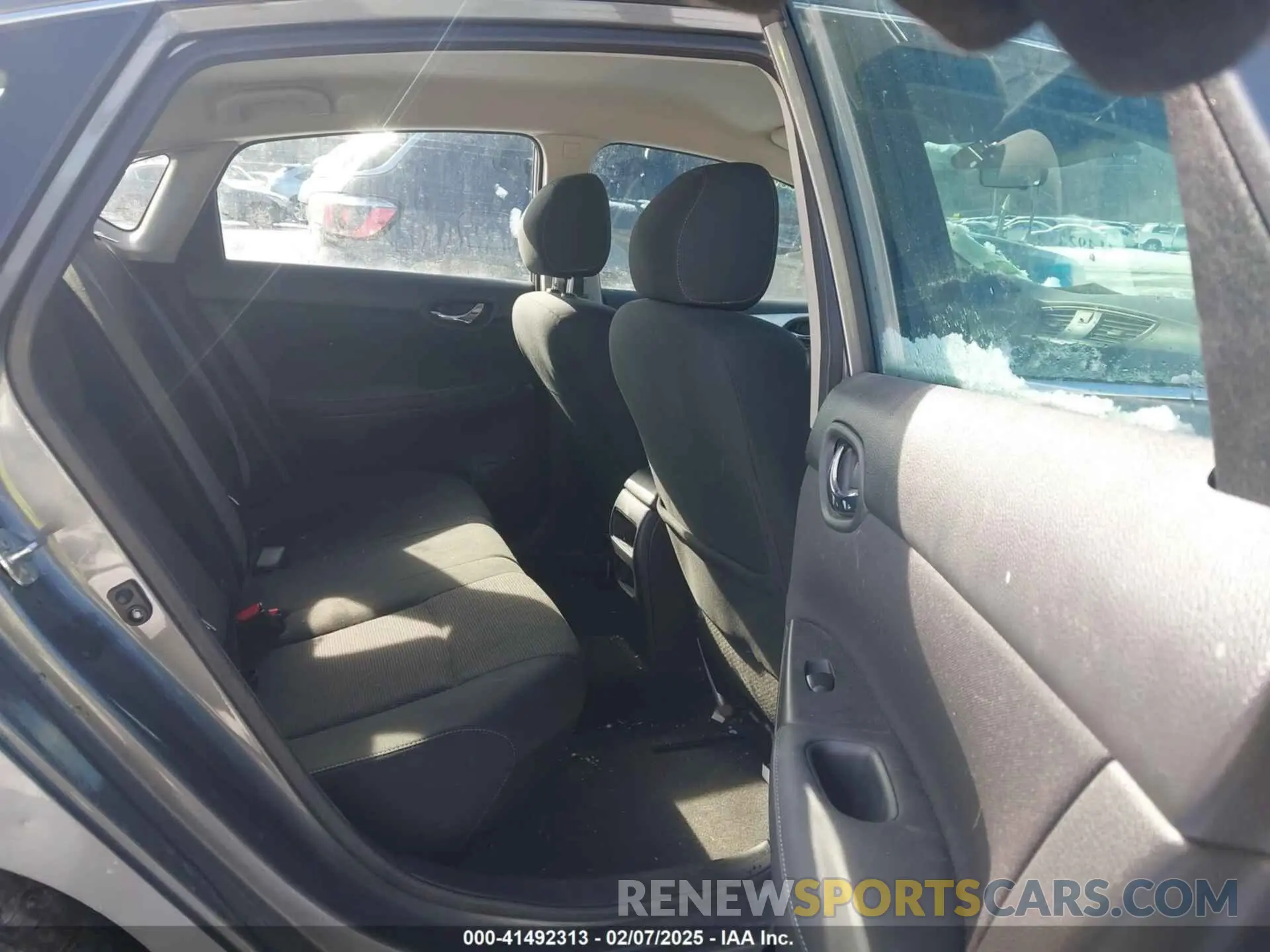 8 Photograph of a damaged car 3N1AB7AP0KY241667 NISSAN SENTRA 2019