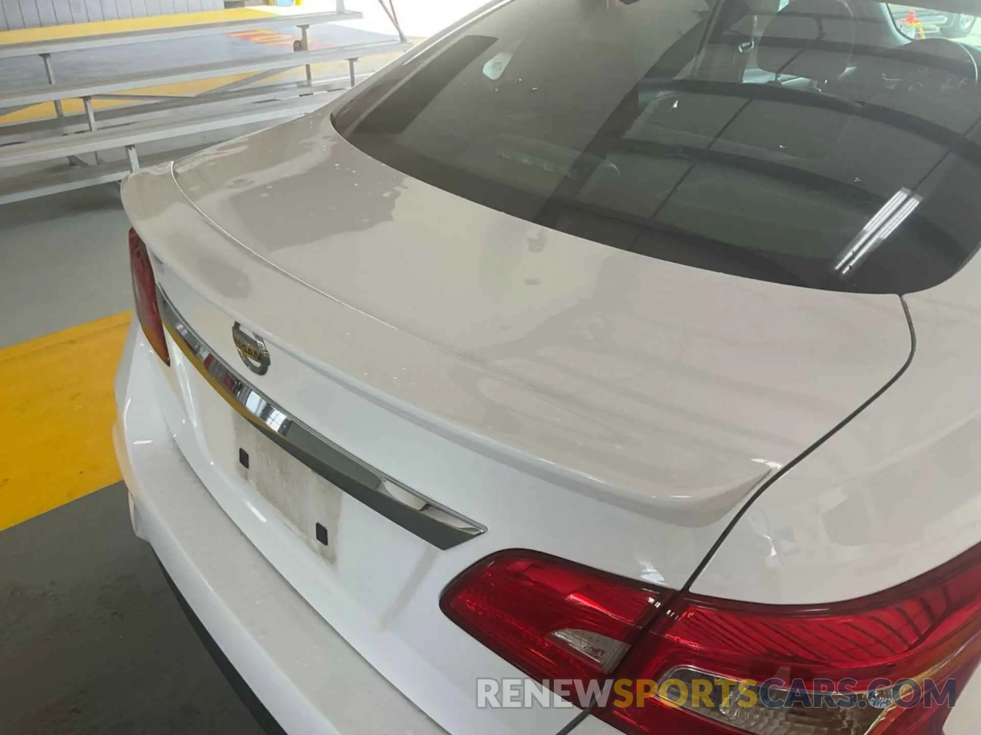 15 Photograph of a damaged car 3N1AB7AP0KY252572 NISSAN SENTRA 2019