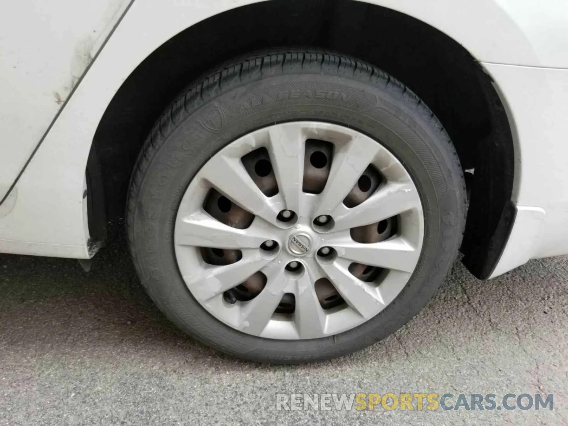 15 Photograph of a damaged car 3N1AB7AP0KY265886 NISSAN SENTRA 2019