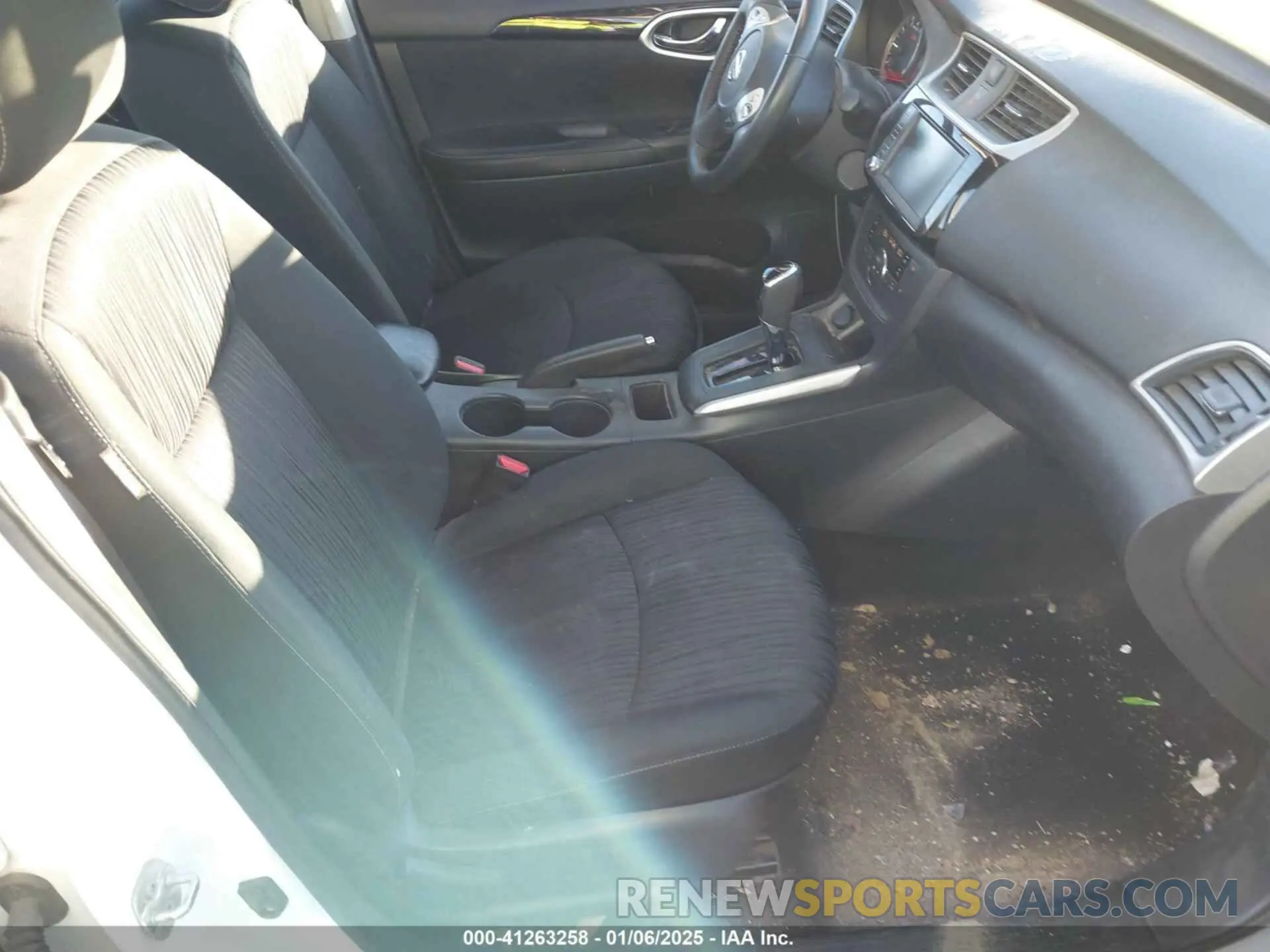 5 Photograph of a damaged car 3N1AB7AP0KY312415 NISSAN SENTRA 2019