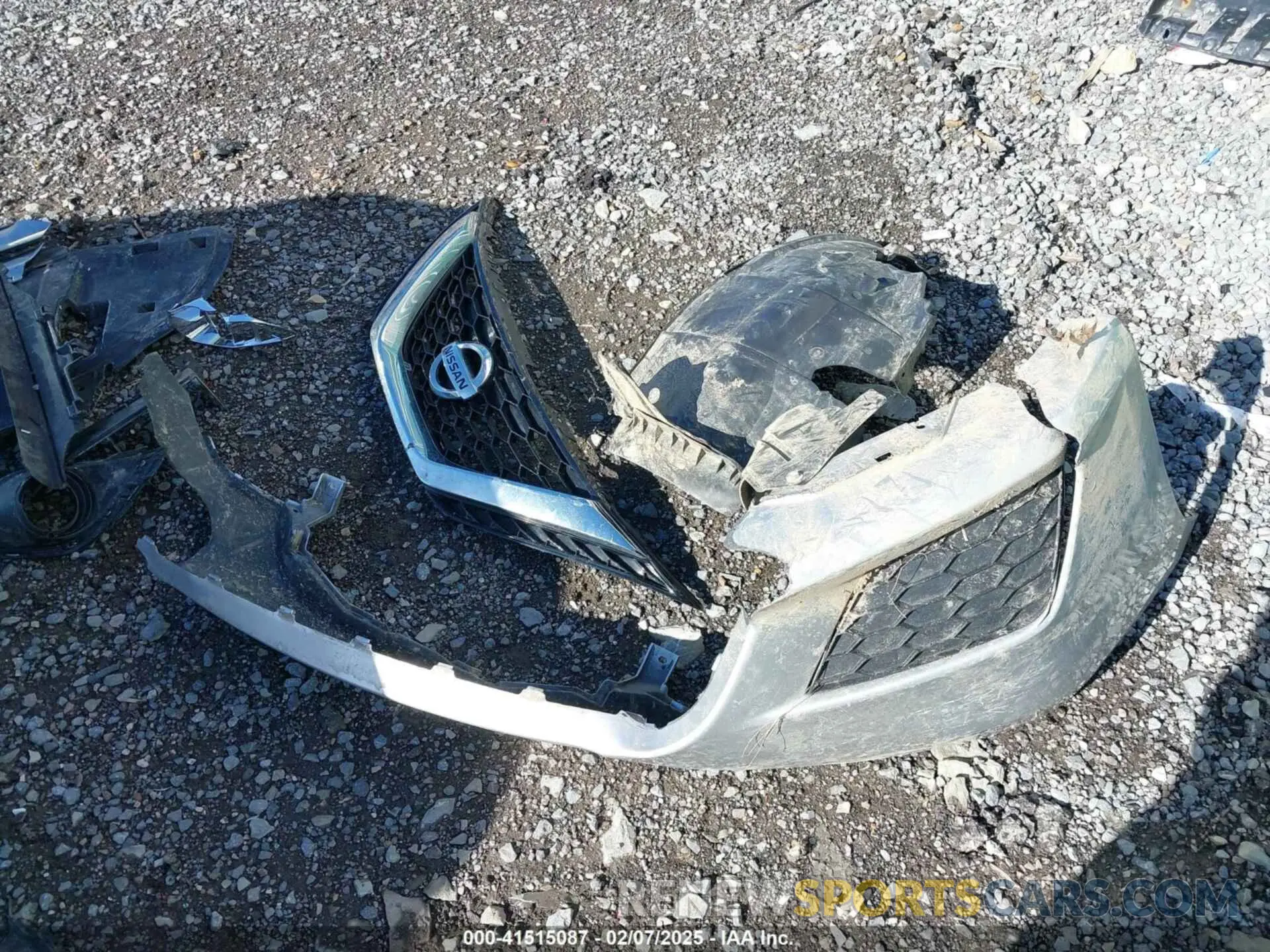 17 Photograph of a damaged car 3N1AB7AP0KY319137 NISSAN SENTRA 2019