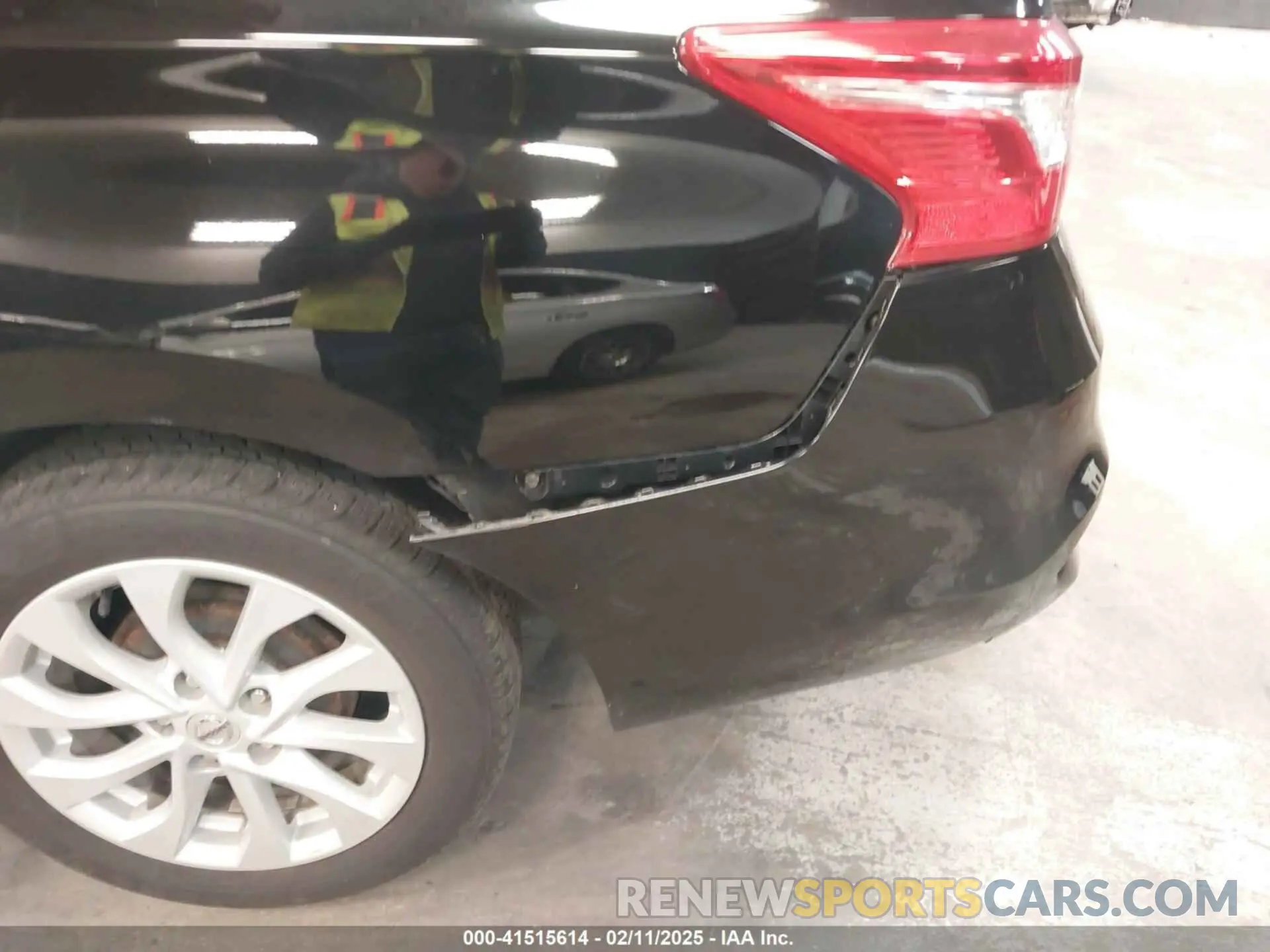 17 Photograph of a damaged car 3N1AB7AP0KY373778 NISSAN SENTRA 2019