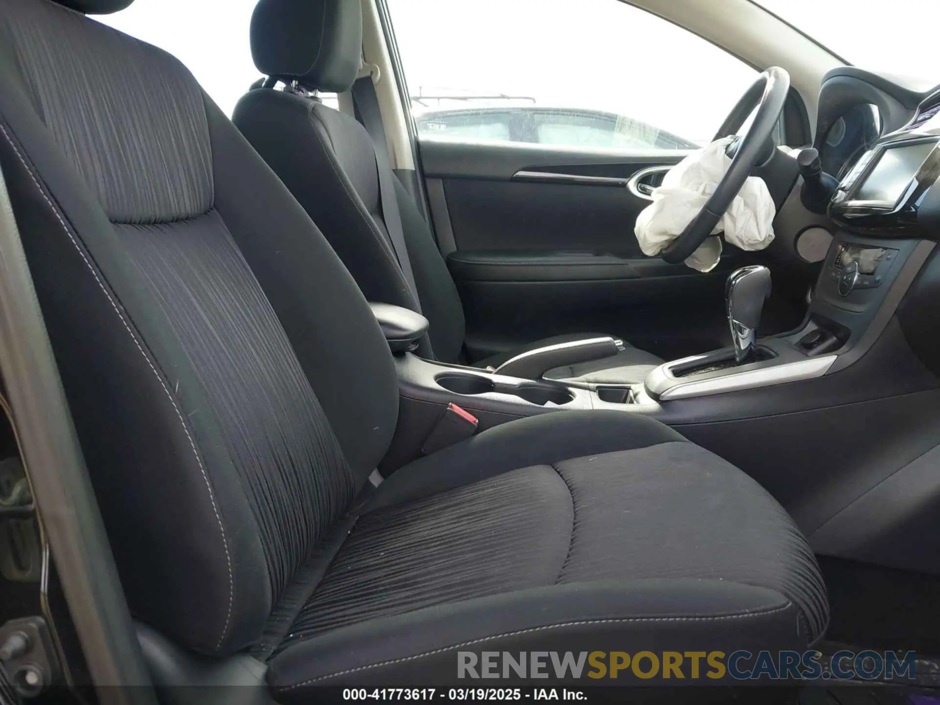 5 Photograph of a damaged car 3N1AB7AP0KY409730 NISSAN SENTRA 2019