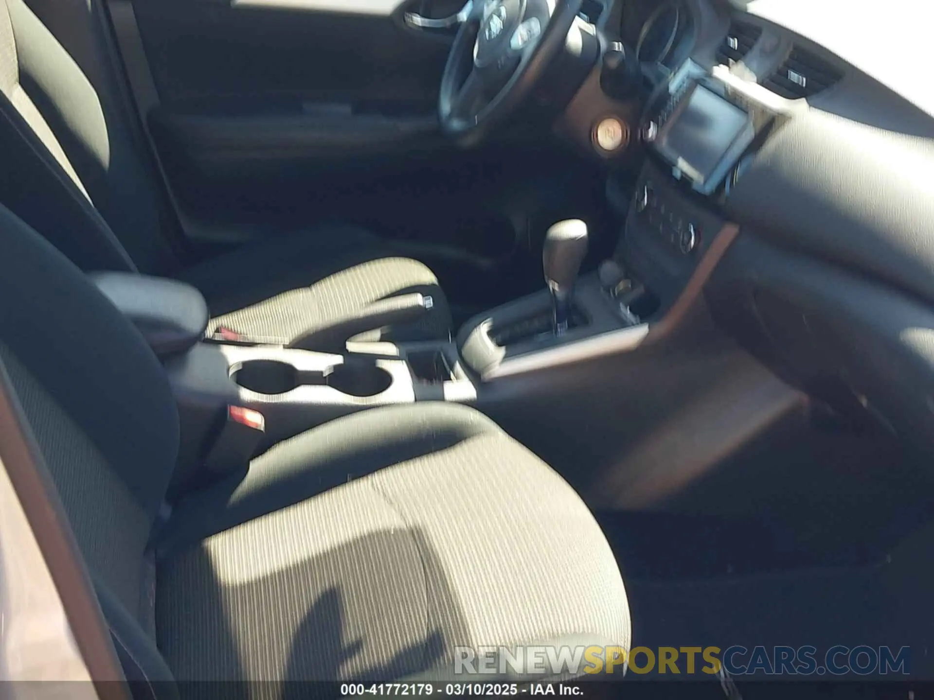 5 Photograph of a damaged car 3N1AB7AP0KY422624 NISSAN SENTRA 2019