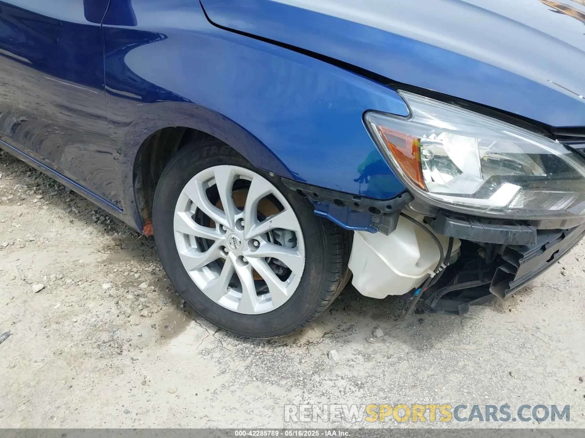 18 Photograph of a damaged car 3N1AB7AP0KY431422 NISSAN SENTRA 2019