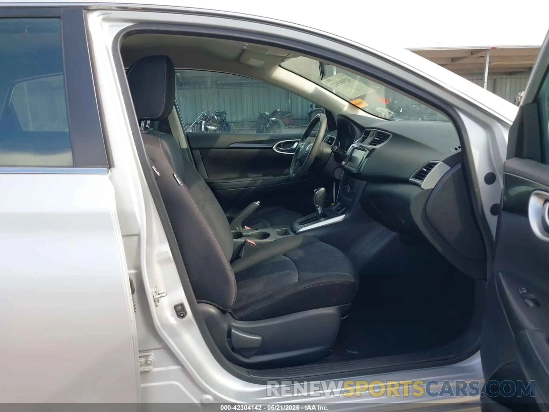 5 Photograph of a damaged car 3N1AB7AP1KL604264 NISSAN SENTRA 2019