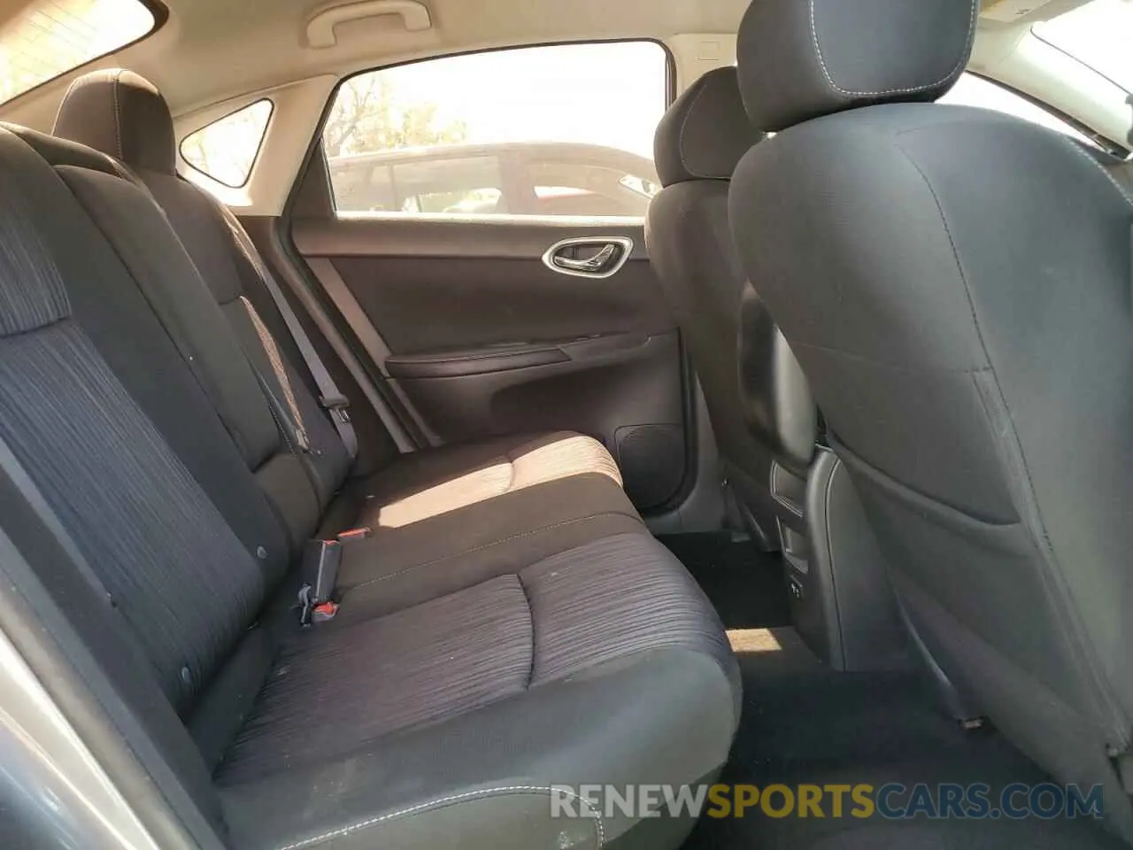 10 Photograph of a damaged car 3N1AB7AP1KL621484 NISSAN SENTRA 2019