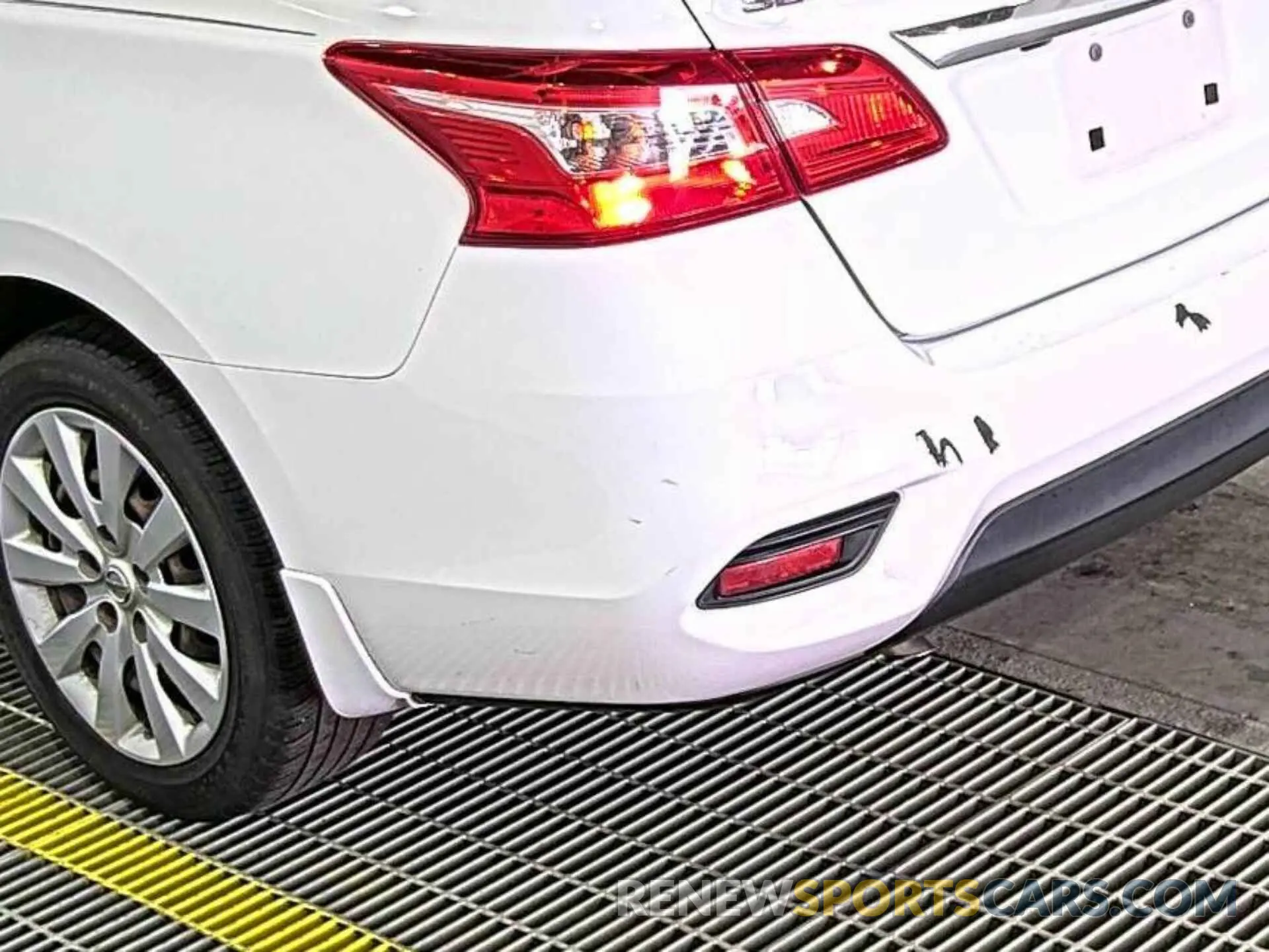 14 Photograph of a damaged car 3N1AB7AP1KY206782 NISSAN SENTRA 2019