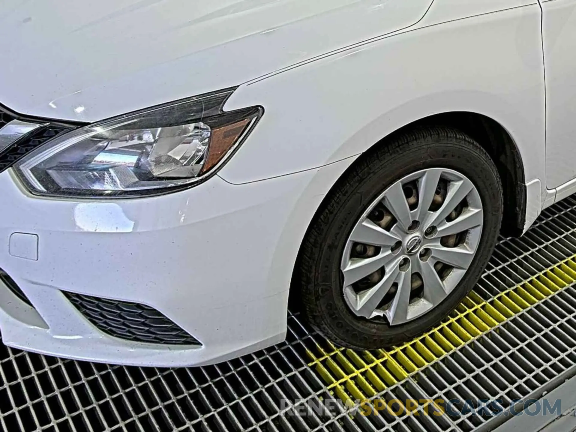 8 Photograph of a damaged car 3N1AB7AP1KY206782 NISSAN SENTRA 2019