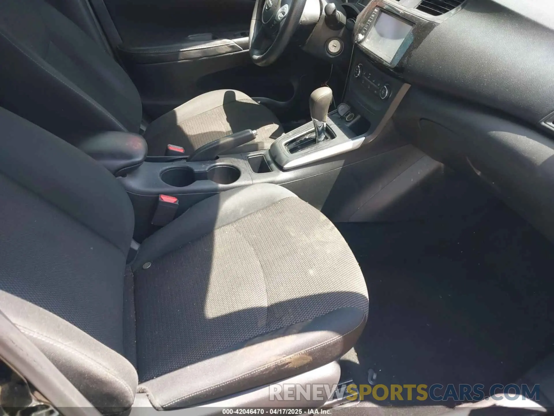 5 Photograph of a damaged car 3N1AB7AP1KY252757 NISSAN SENTRA 2019