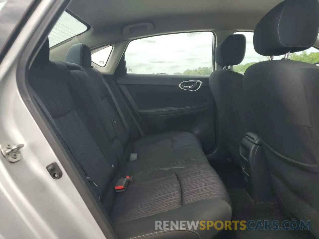 10 Photograph of a damaged car 3N1AB7AP1KY286780 NISSAN SENTRA 2019