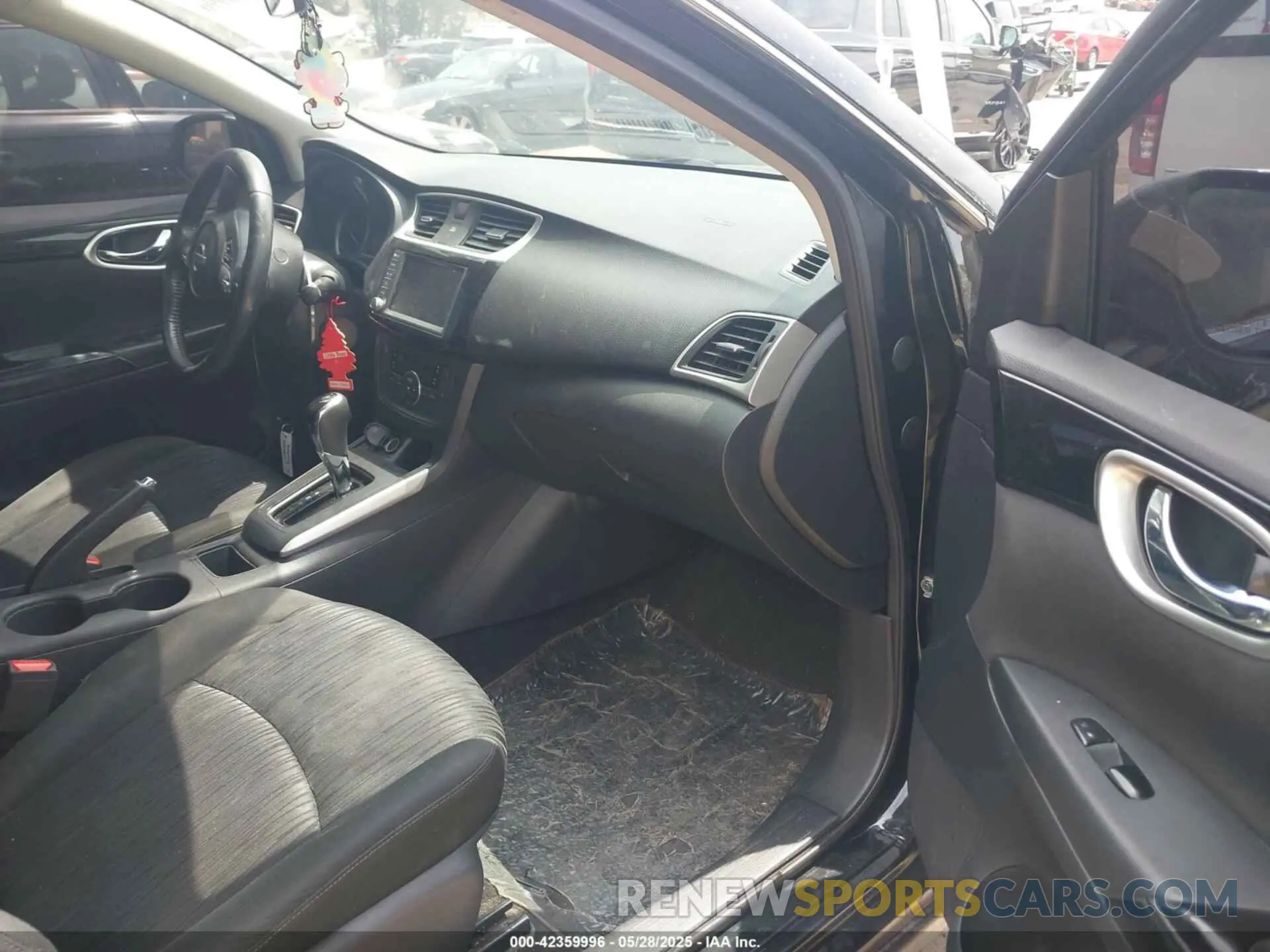 5 Photograph of a damaged car 3N1AB7AP1KY294765 NISSAN SENTRA 2019