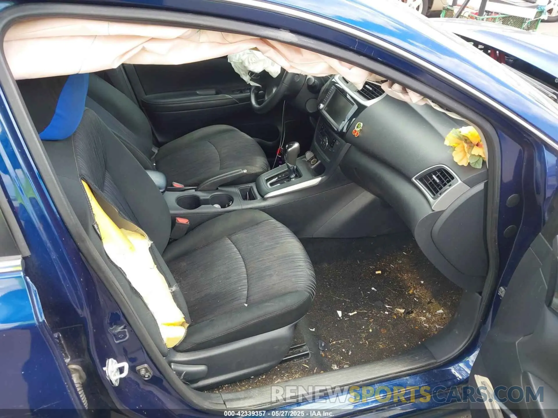5 Photograph of a damaged car 3N1AB7AP1KY327456 NISSAN SENTRA 2019