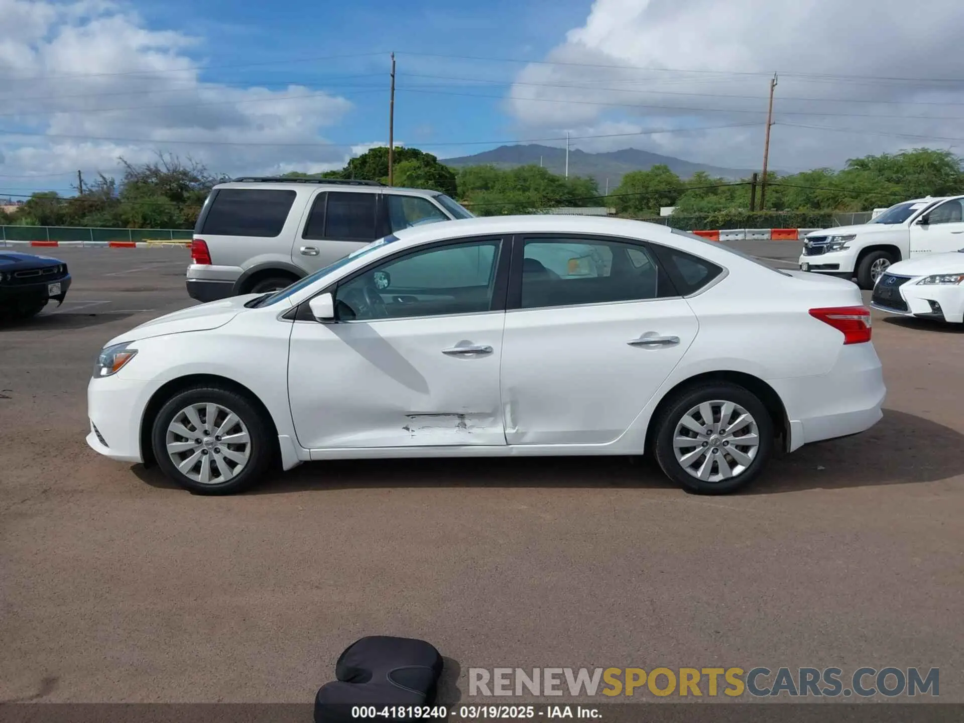 14 Photograph of a damaged car 3N1AB7AP1KY329885 NISSAN SENTRA 2019