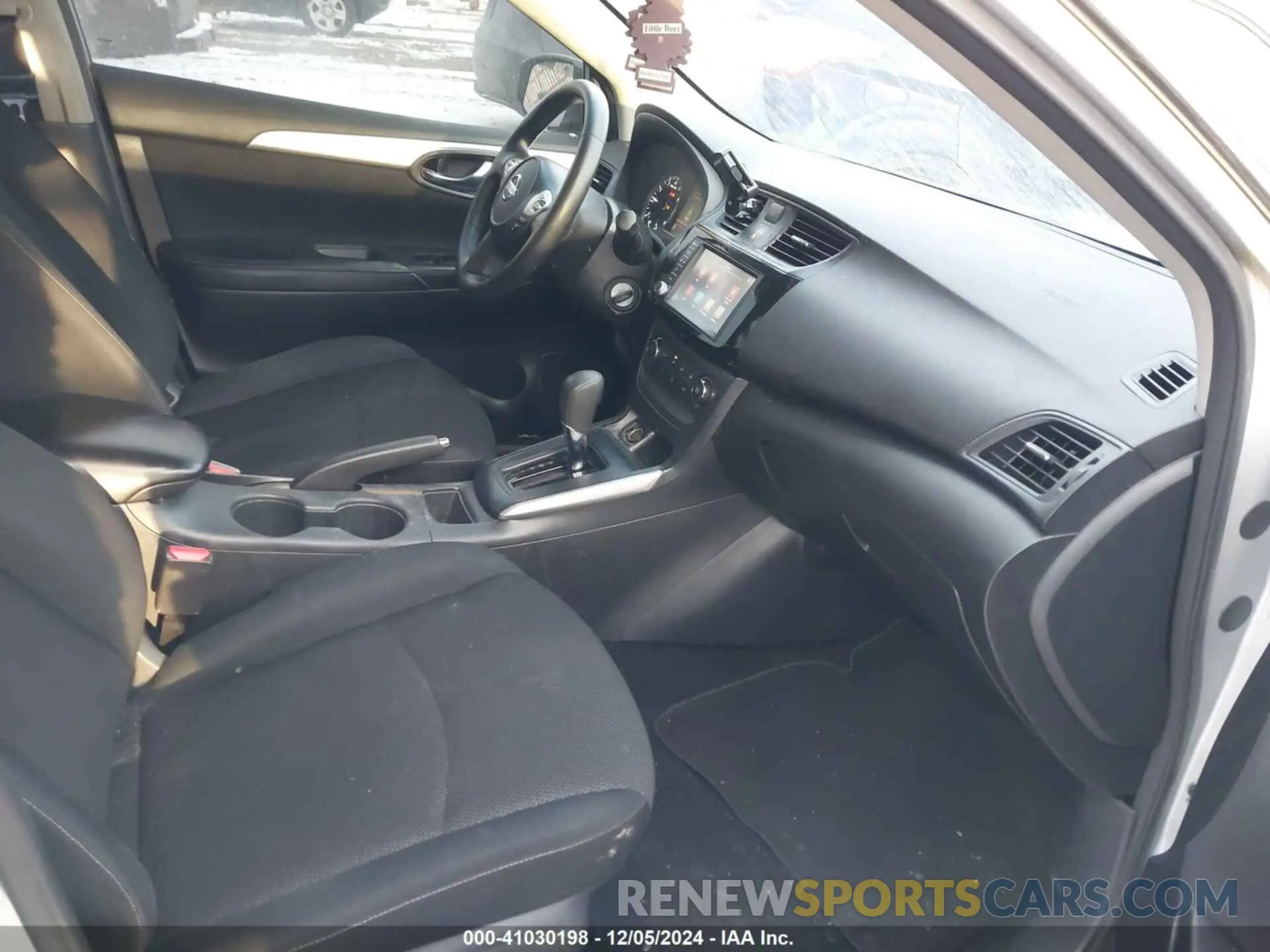 5 Photograph of a damaged car 3N1AB7AP1KY372526 NISSAN SENTRA 2019